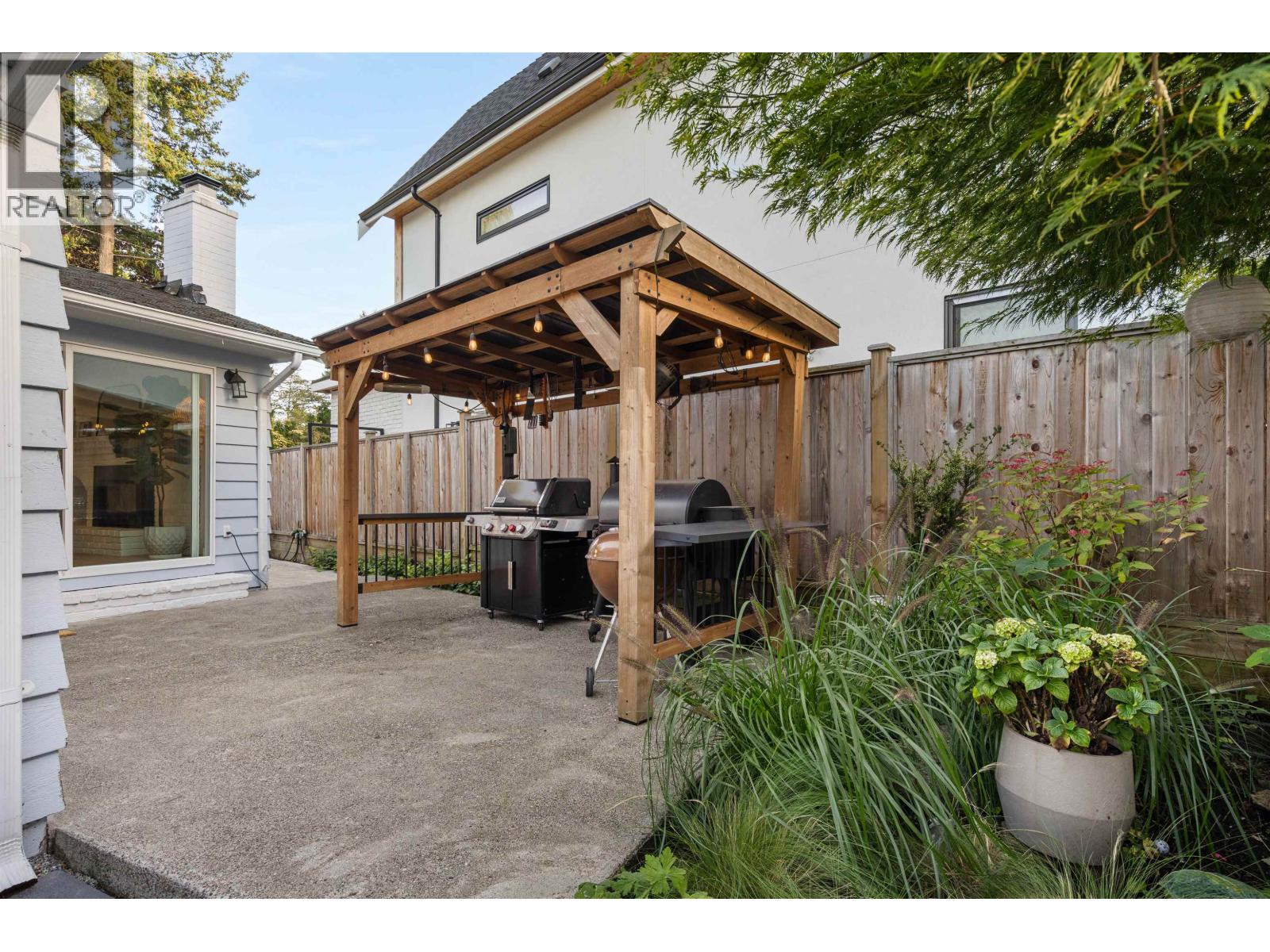 5974 16 Avenue Property Photo 26