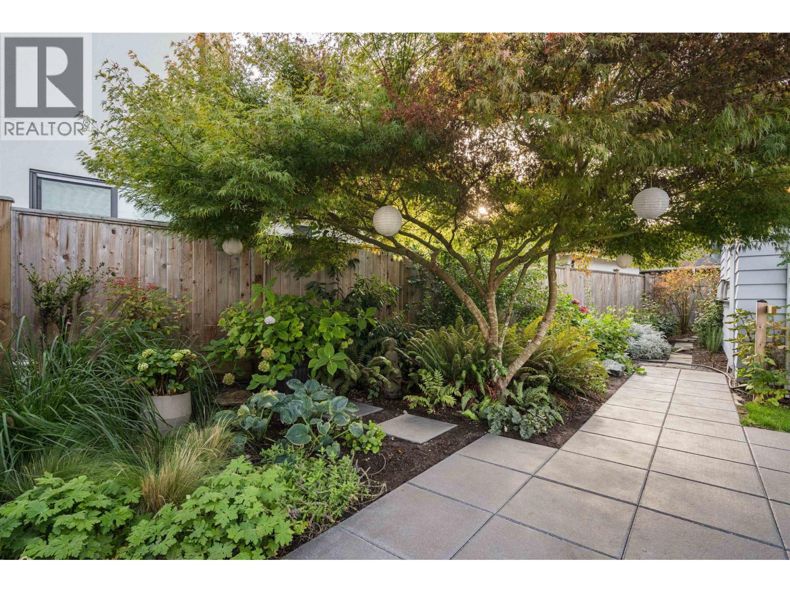 5974 16 Avenue Property Photo 27