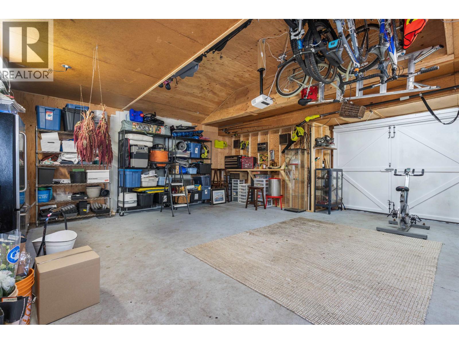 5974 16 Avenue Property Photo 33