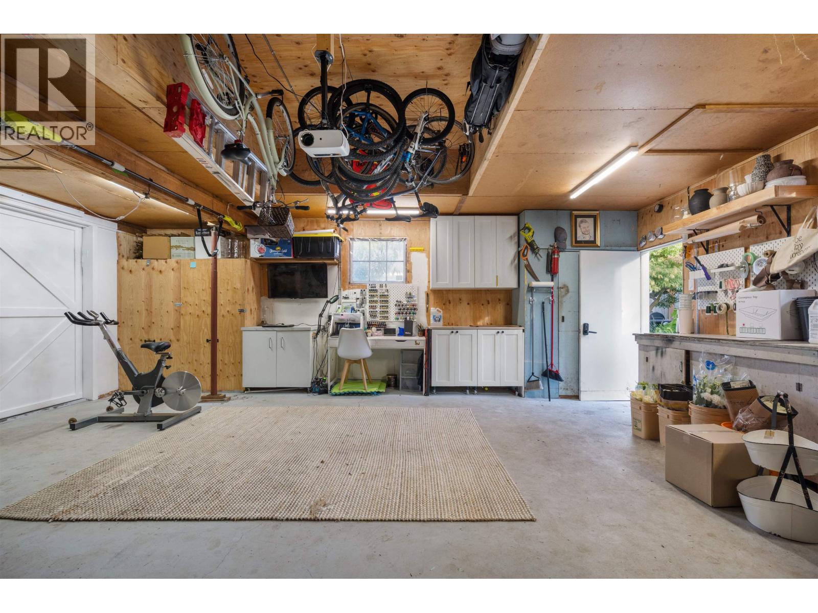 5974 16 Avenue Property Photo 35