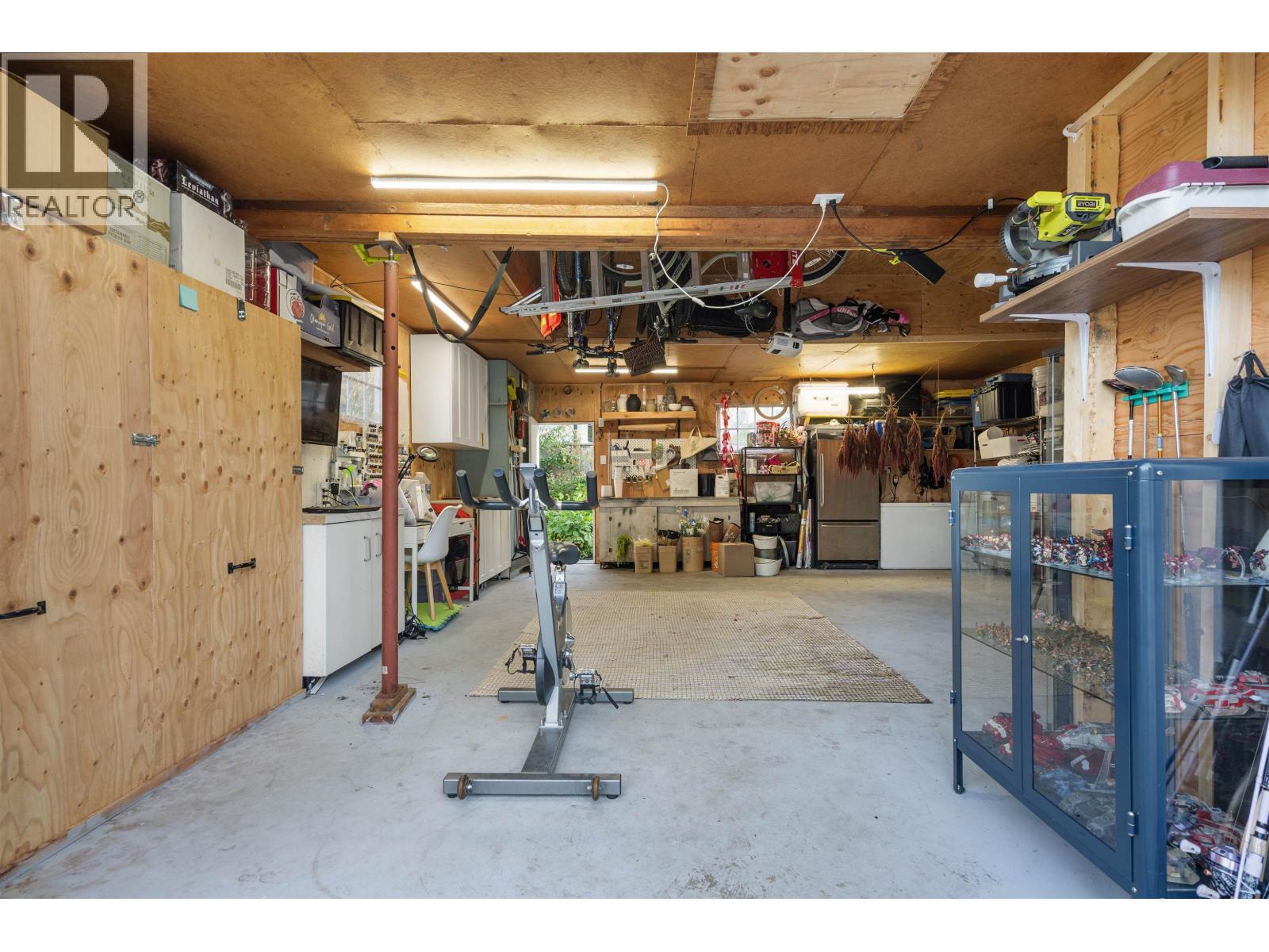 5974 16 Avenue Property Photo 36