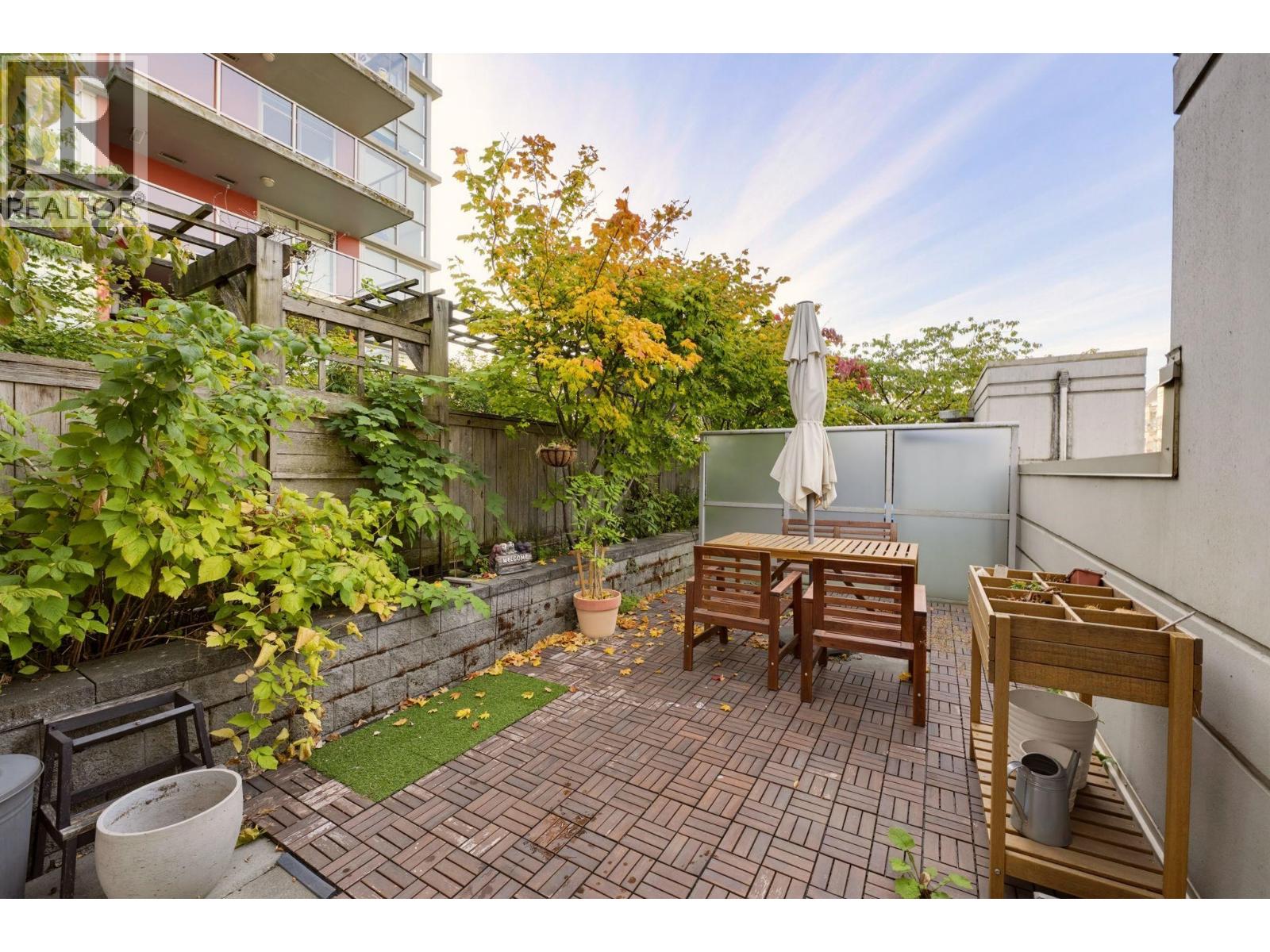 TH7 125 COLUMBIA STREET Property Photo 1
