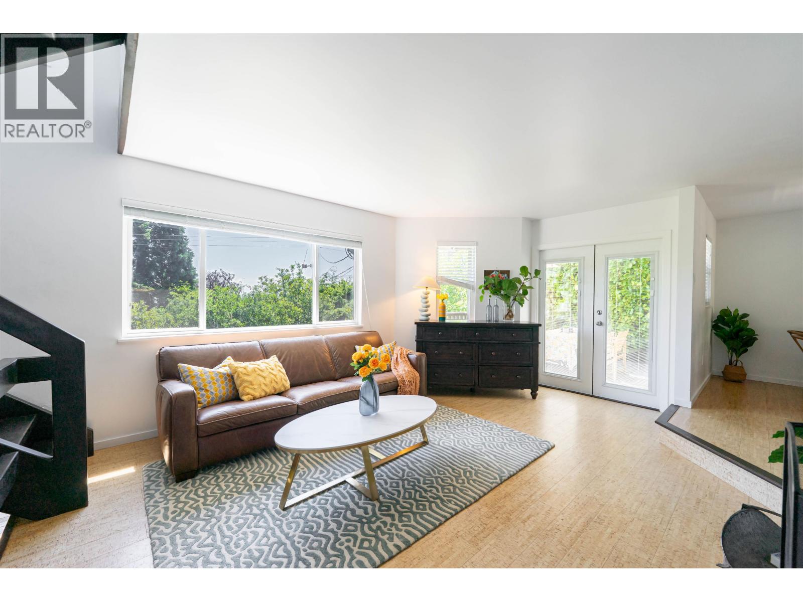 3341 Marine Drive Property Photo 3