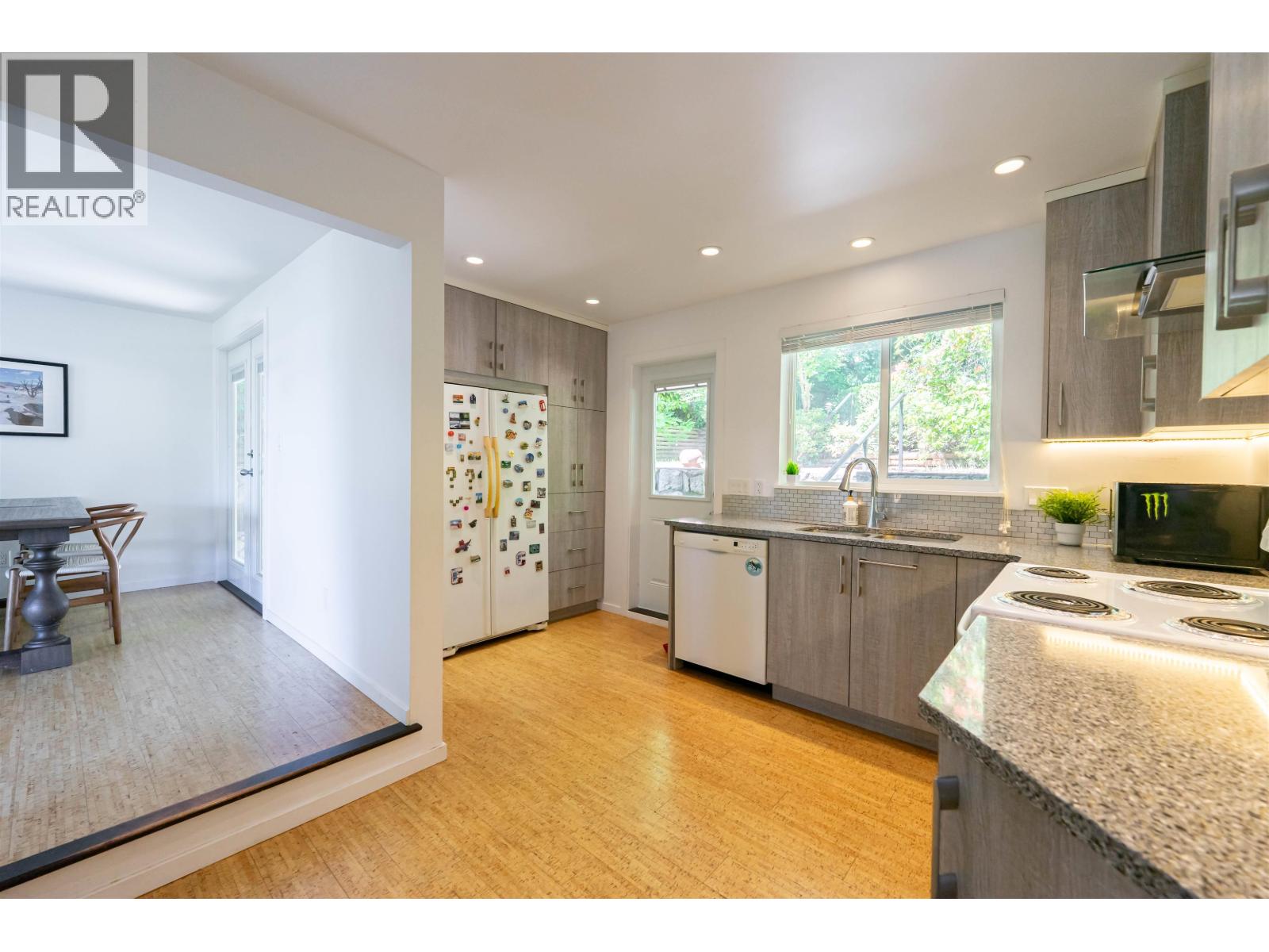 3341 Marine Drive Property Photo 5