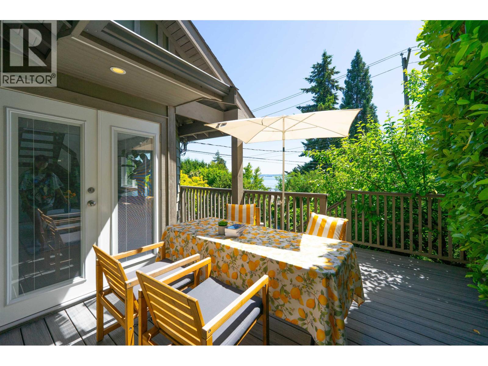 3341 Marine Drive Property Photo 10