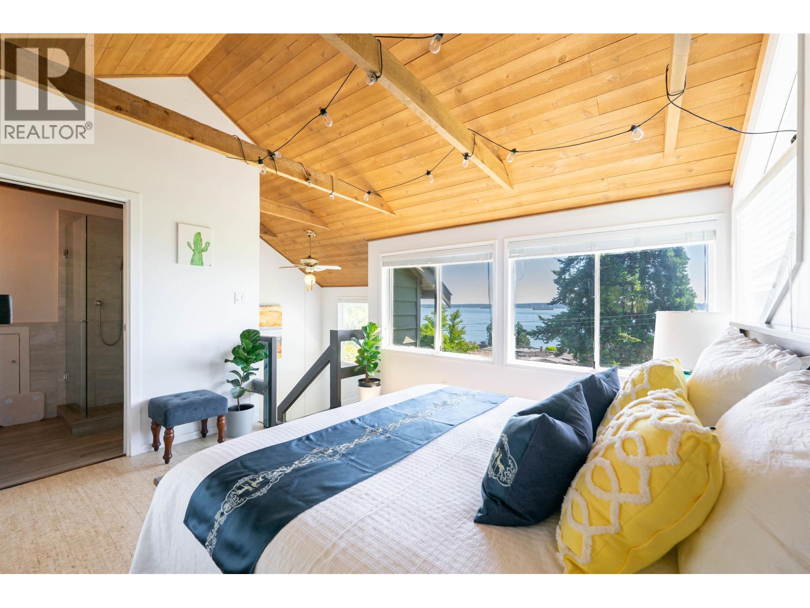 3341 Marine Drive Property Photo 13