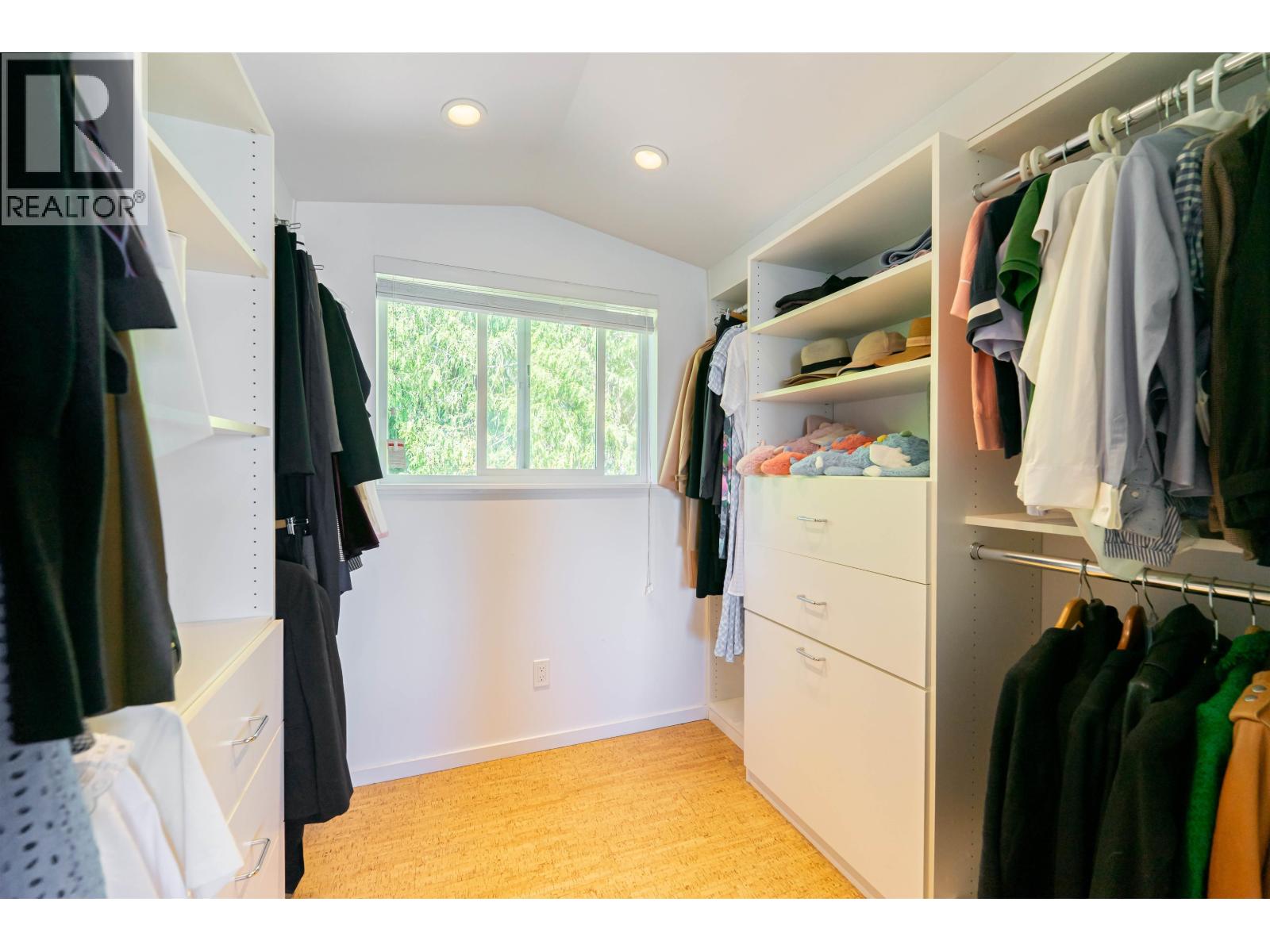 3341 Marine Drive Property Photo 14