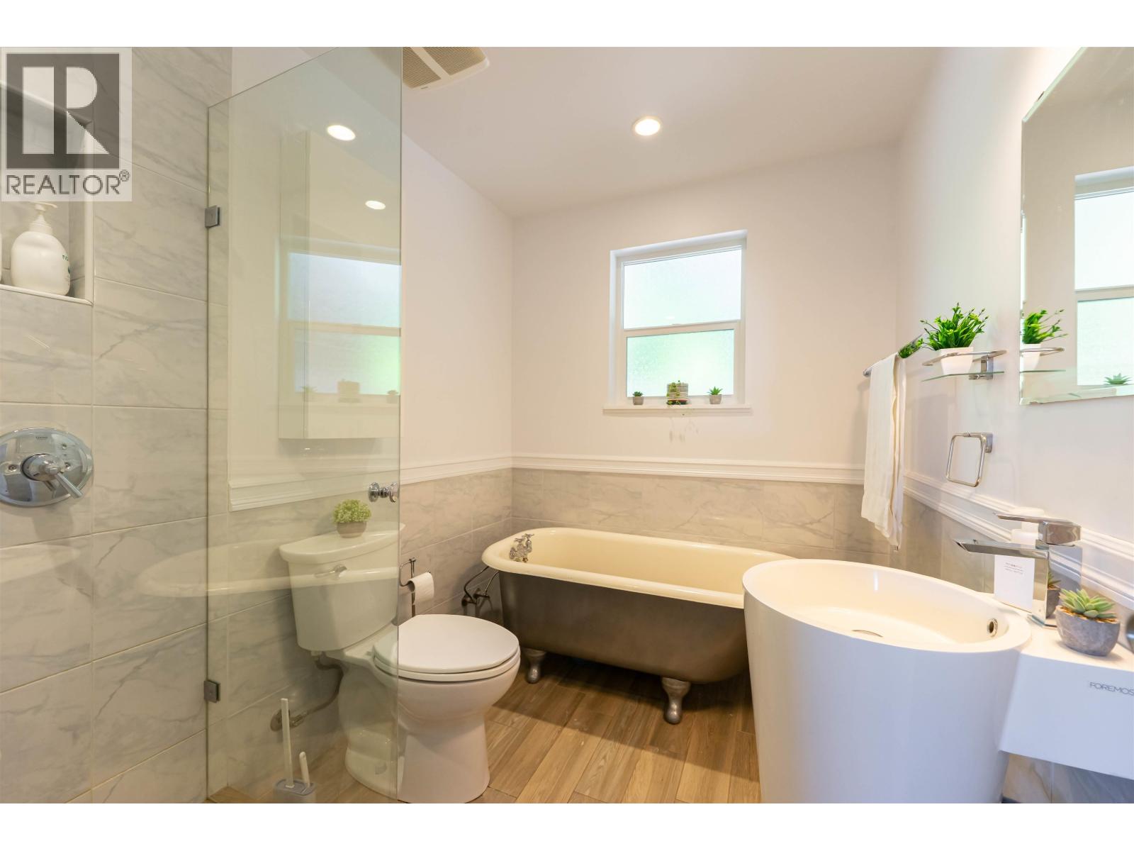 3341 Marine Drive Property Photo 17