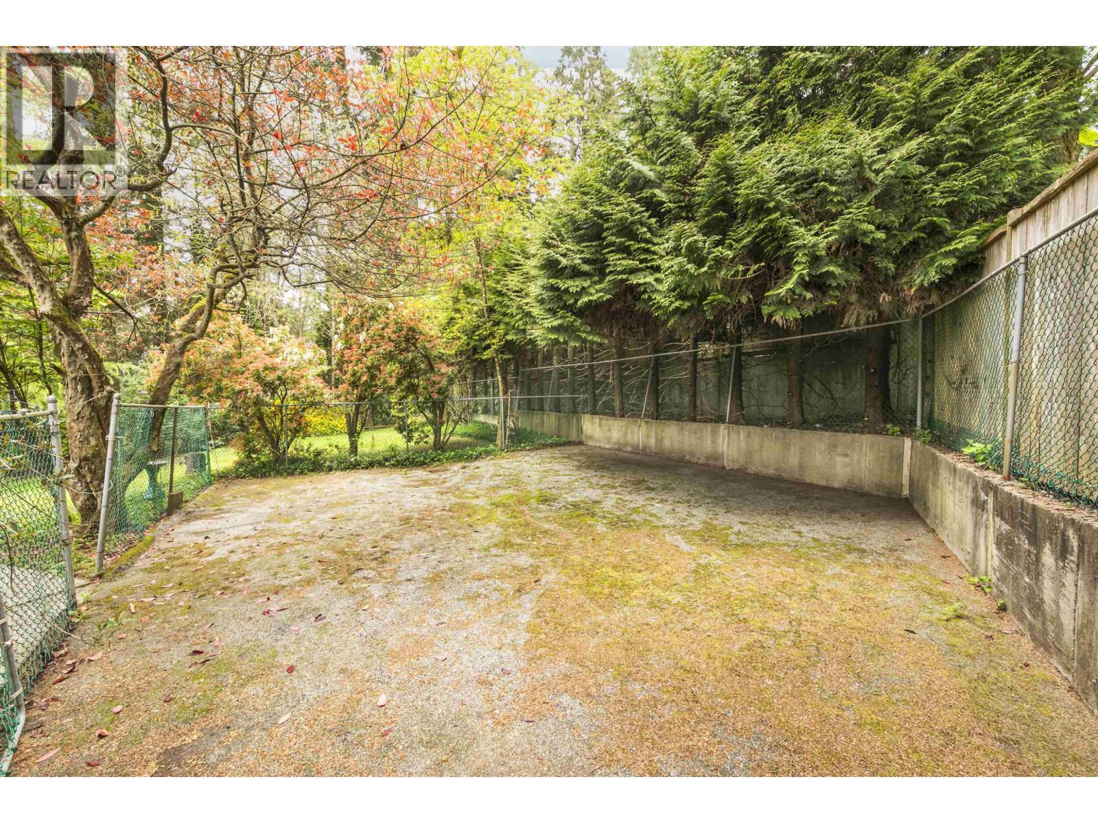 1215 Cypress Place Property Photo 12