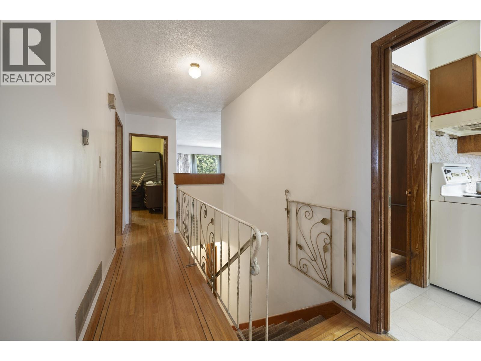 238 E 21st Avenue Property Photo 12