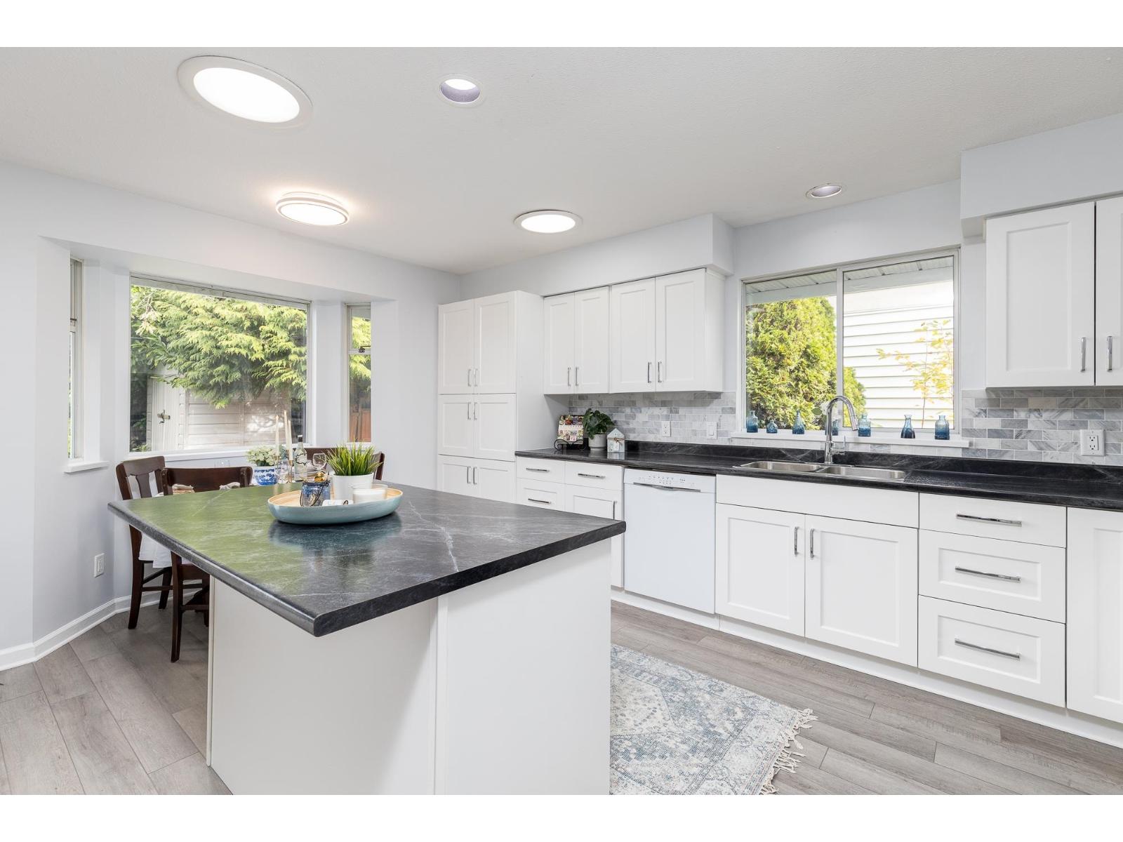 14129 16a Avenue Property Photo 16
