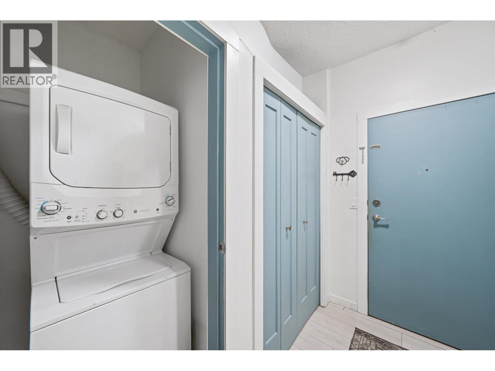 210 1924 Comox Street Property Photo 7