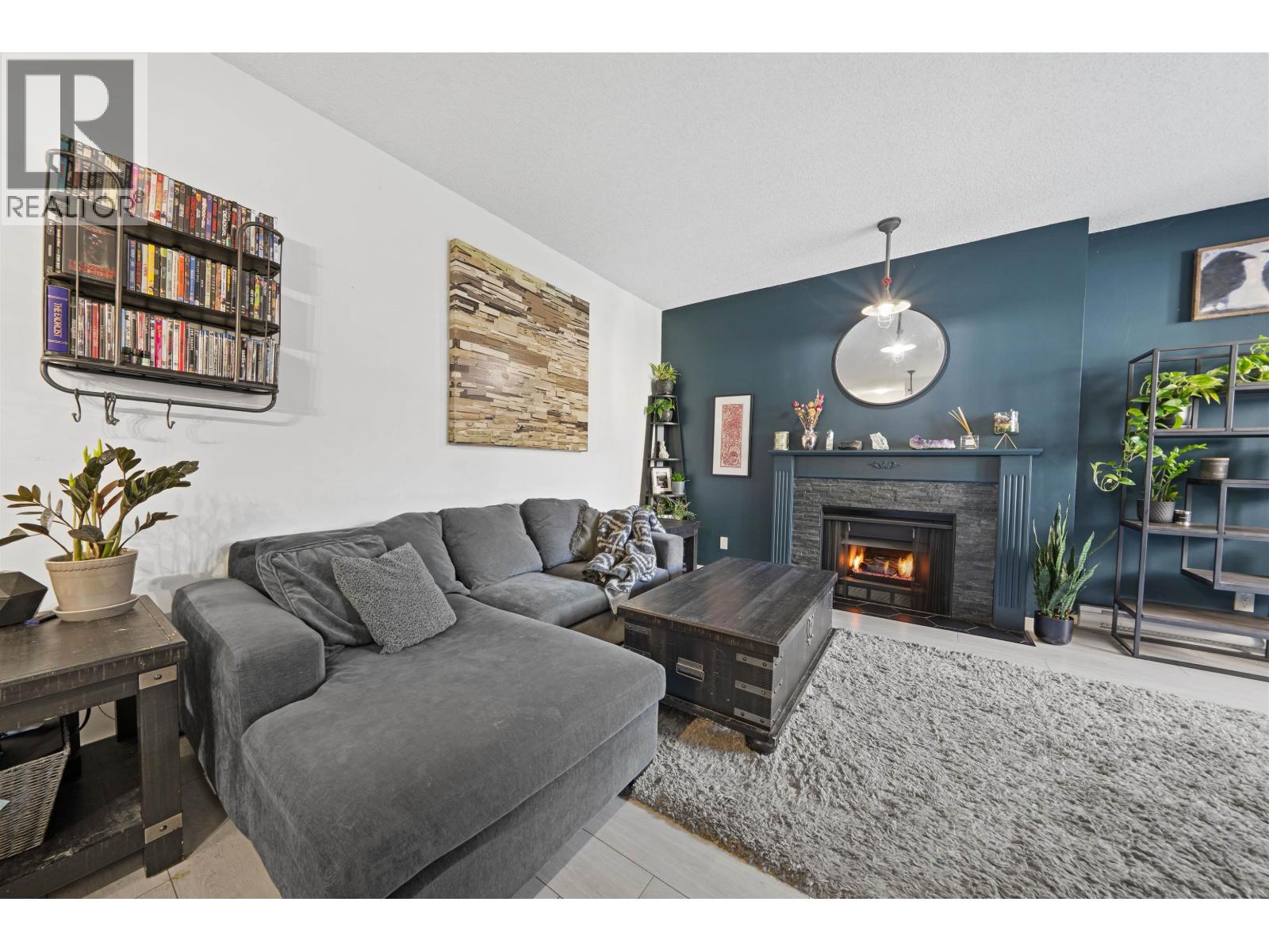 210 1924 Comox Street Property Photo 14