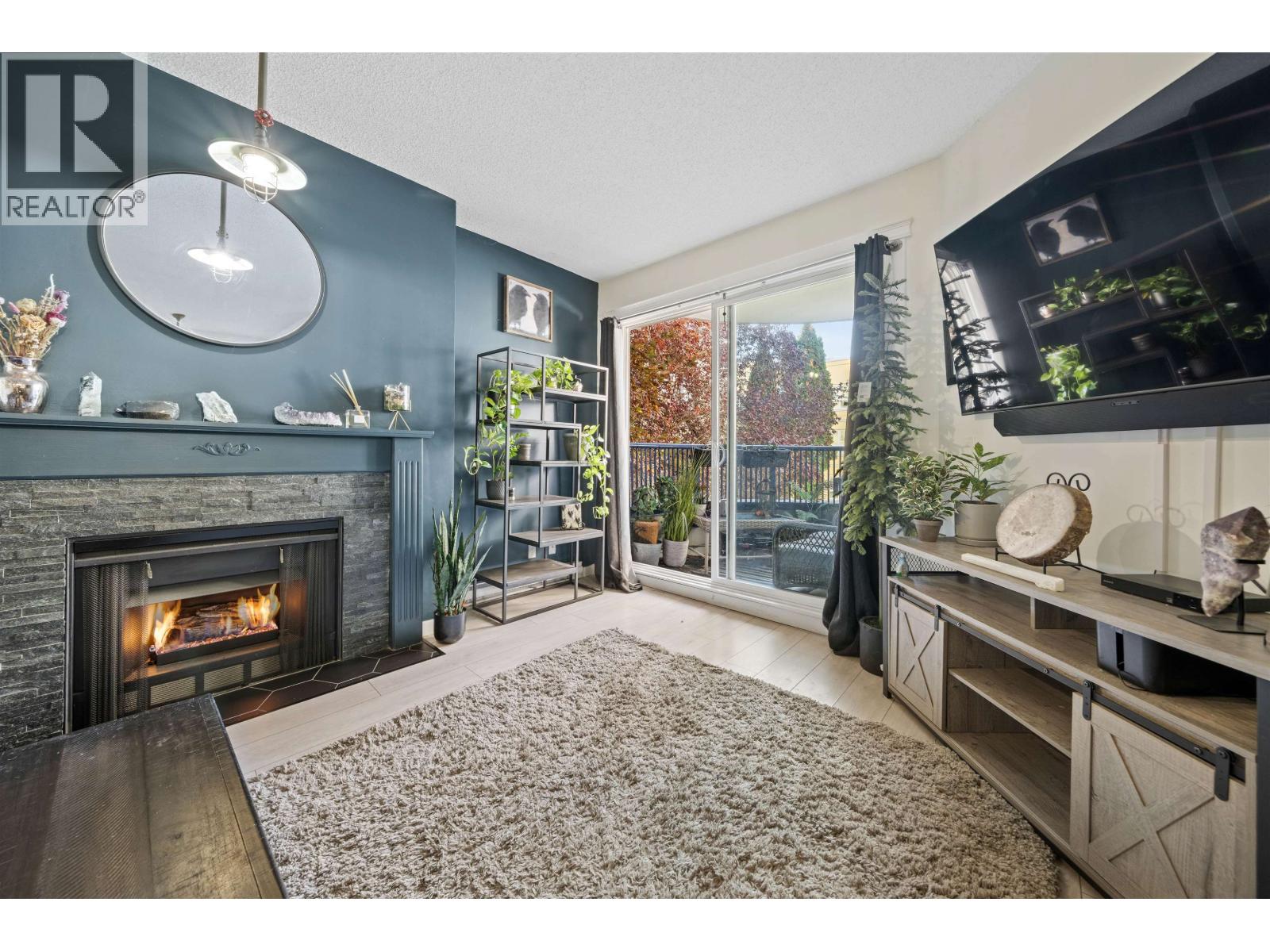 210 1924 Comox Street Property Photo 17