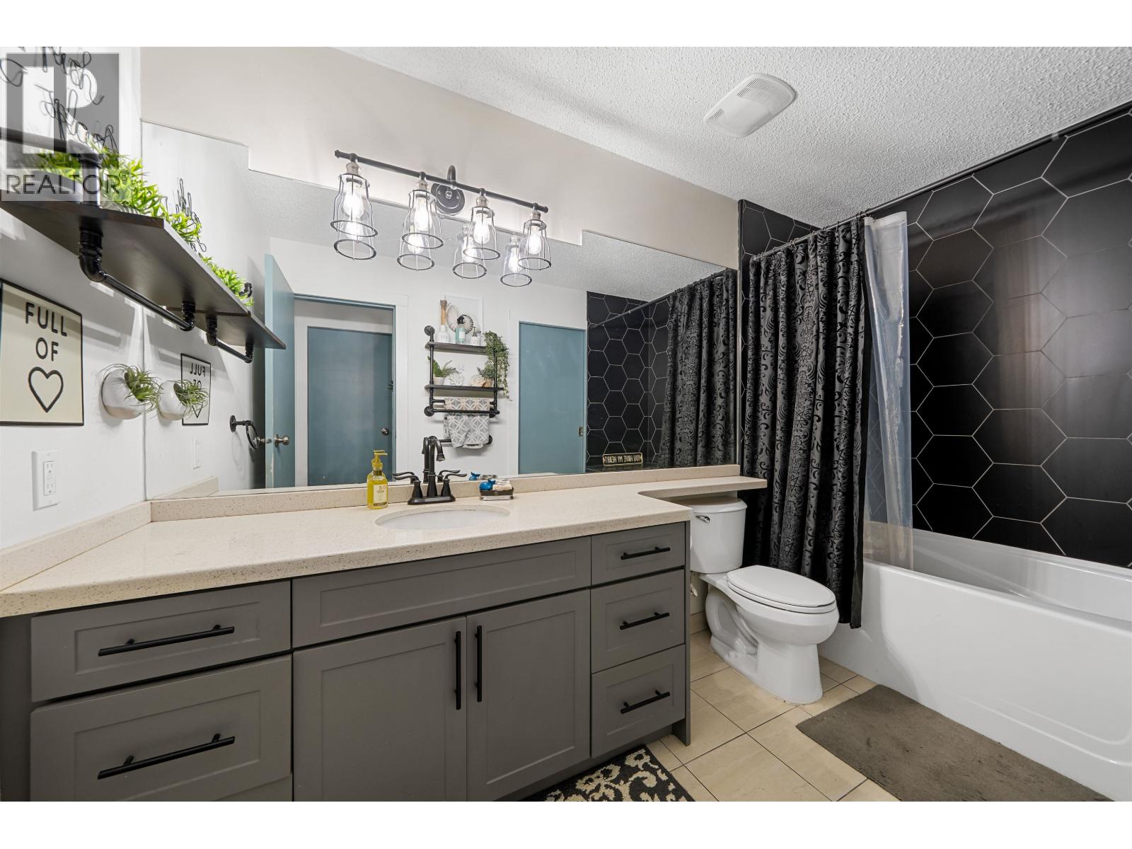 210 1924 Comox Street Property Photo 24