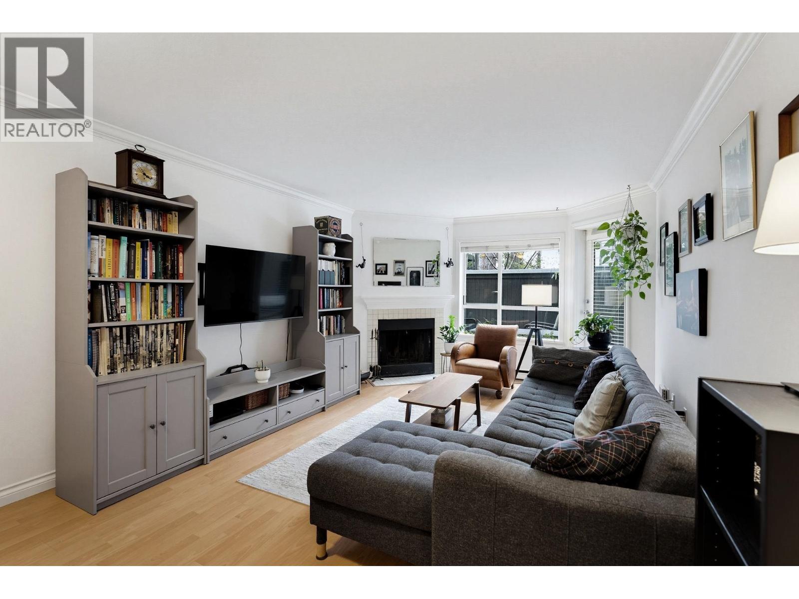 119 555 W 14th Avenue Property Photo 2