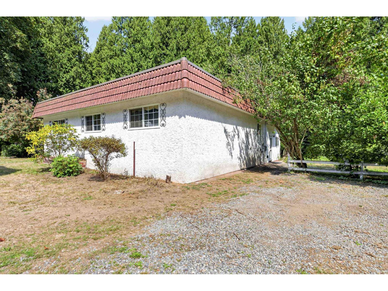 25376 80 Avenue Property Photo 6