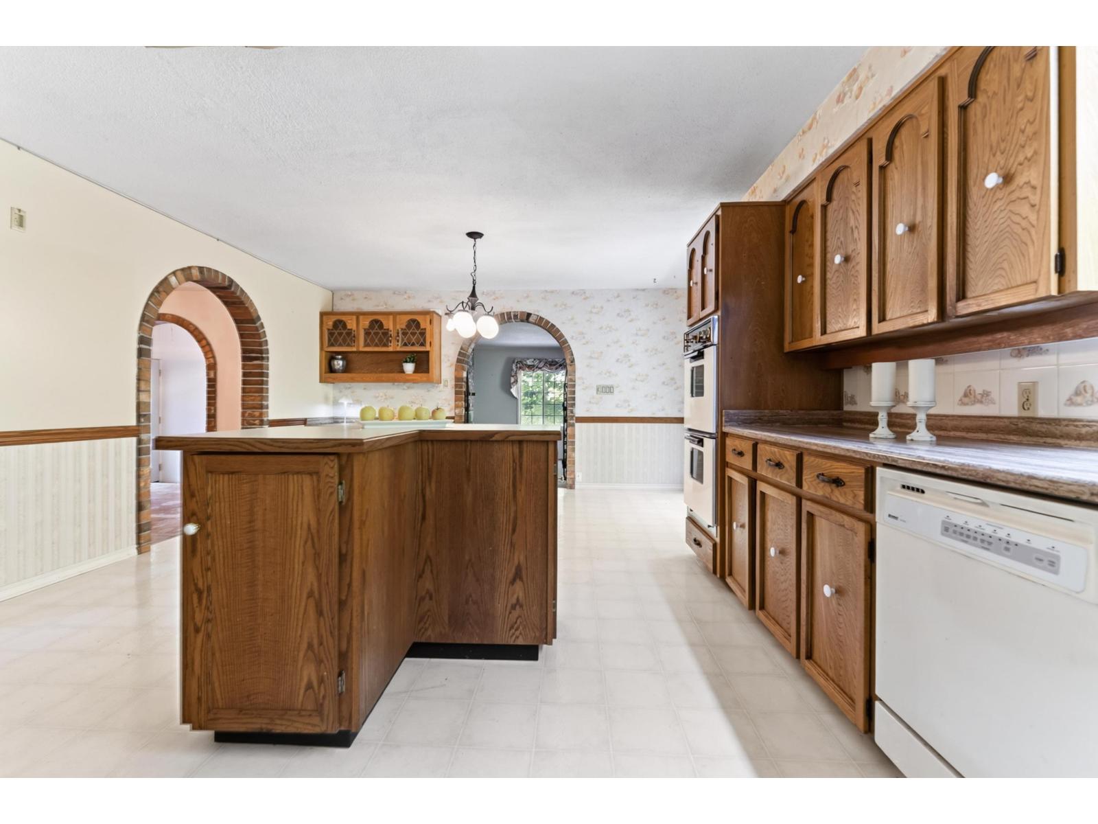 25376 80 Avenue Property Photo 14