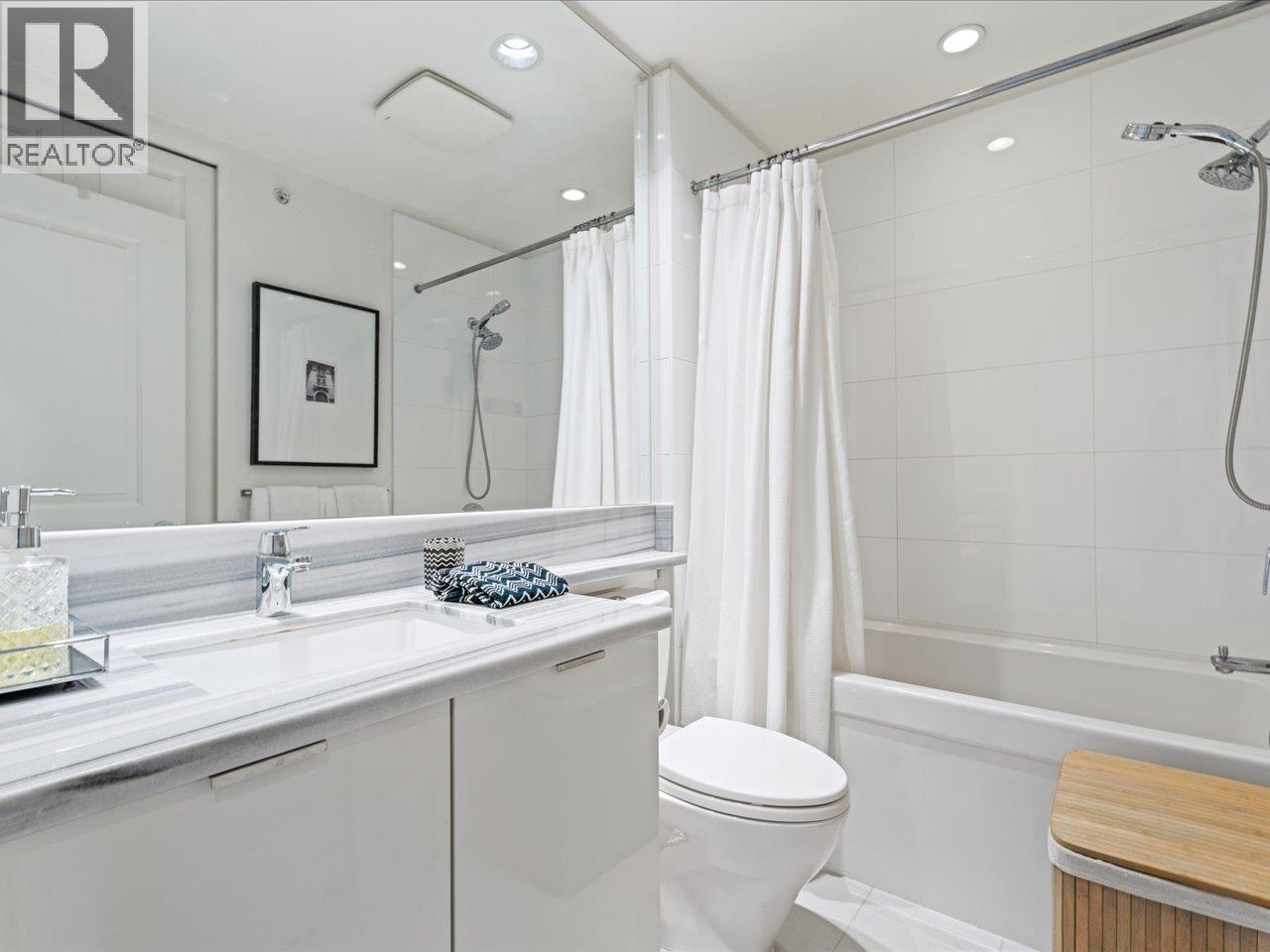 318 3138 Riverwalk Avenue Property Photo 14
