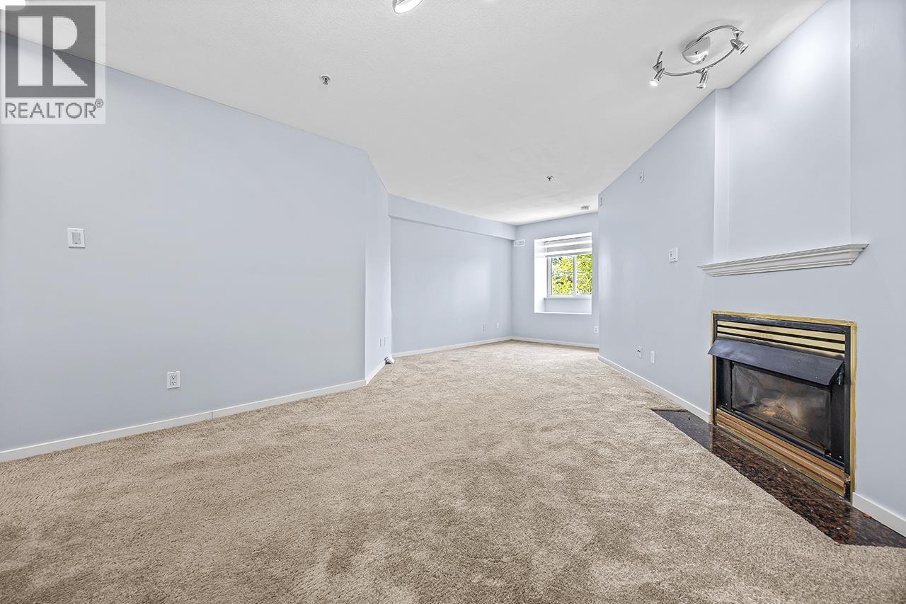 211 868 Kingsway Property Photo 3