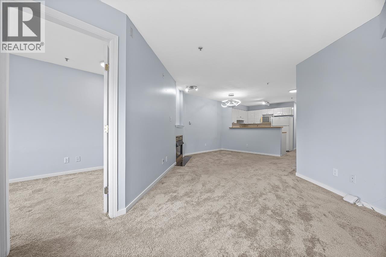211 868 Kingsway Property Photo 4