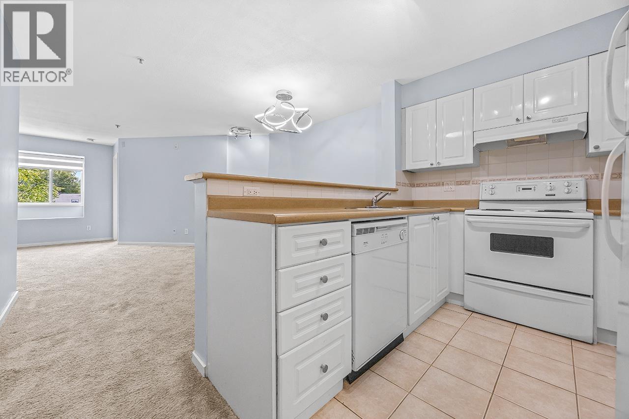 211 868 Kingsway Property Photo 5