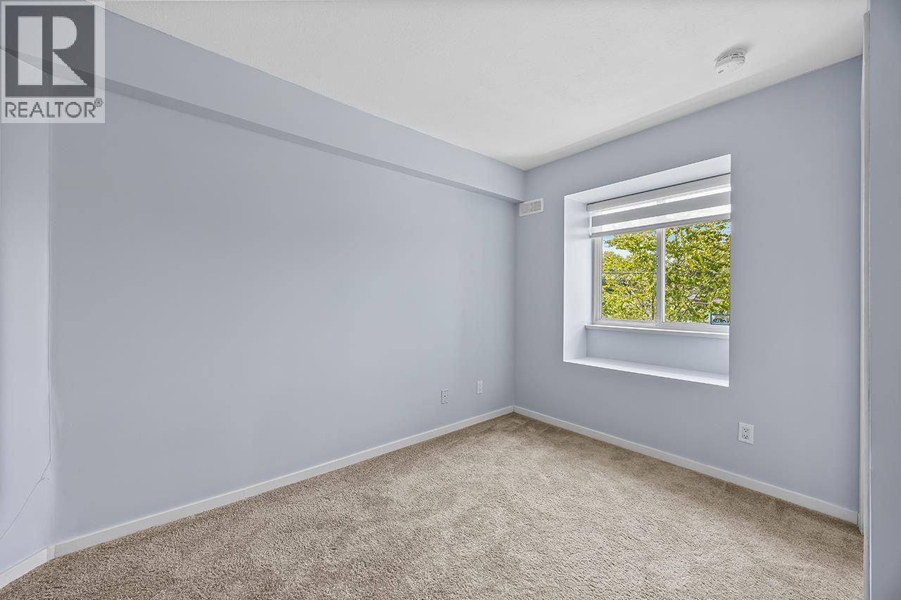211 868 Kingsway Property Photo 9