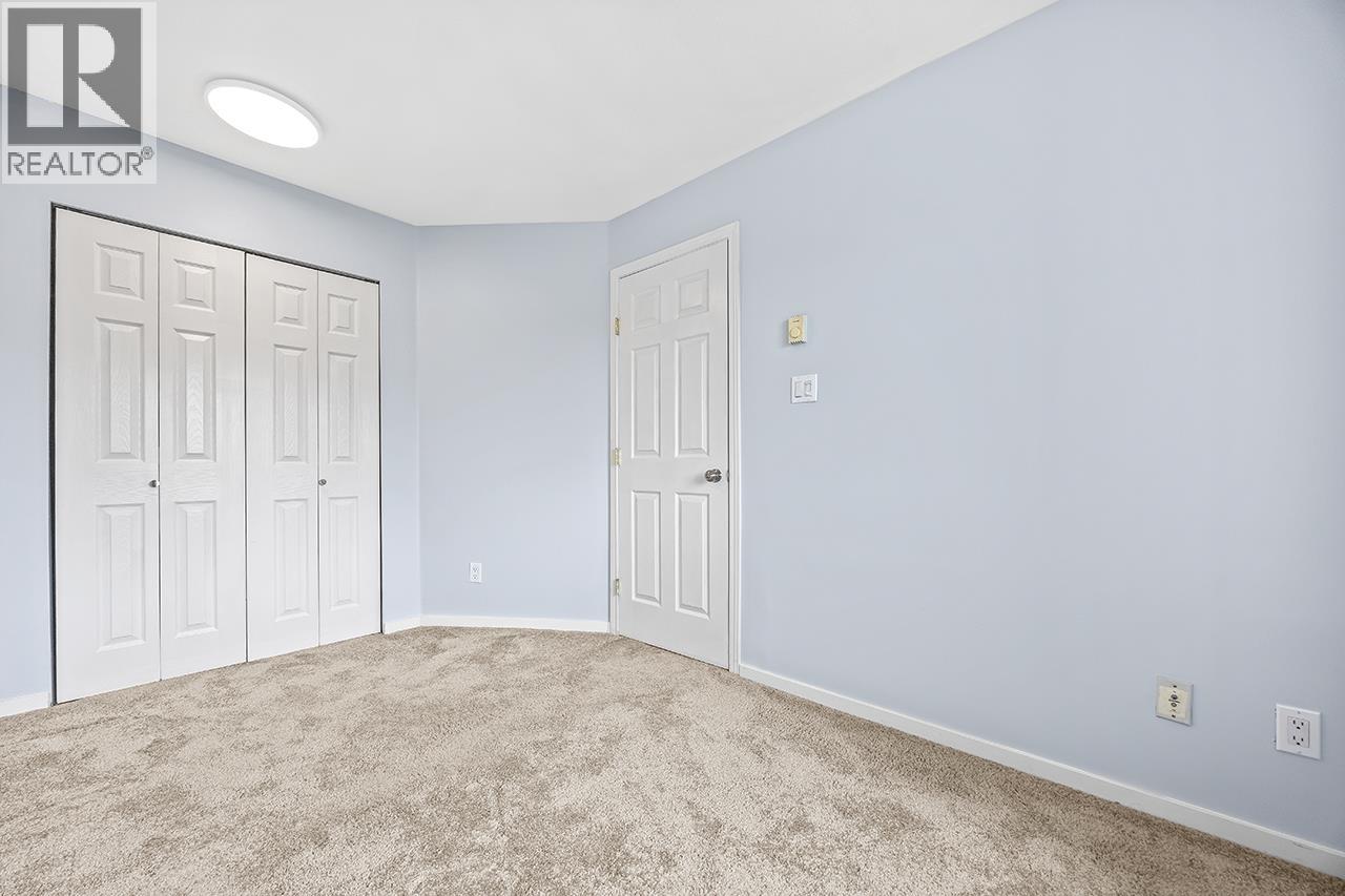 211 868 Kingsway Property Photo 10