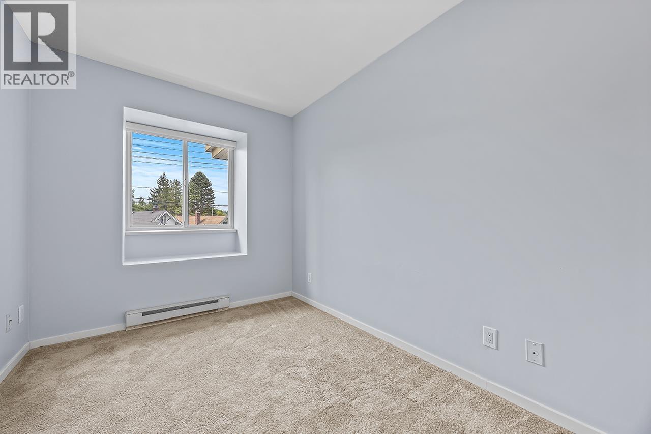 211 868 Kingsway Property Photo 12