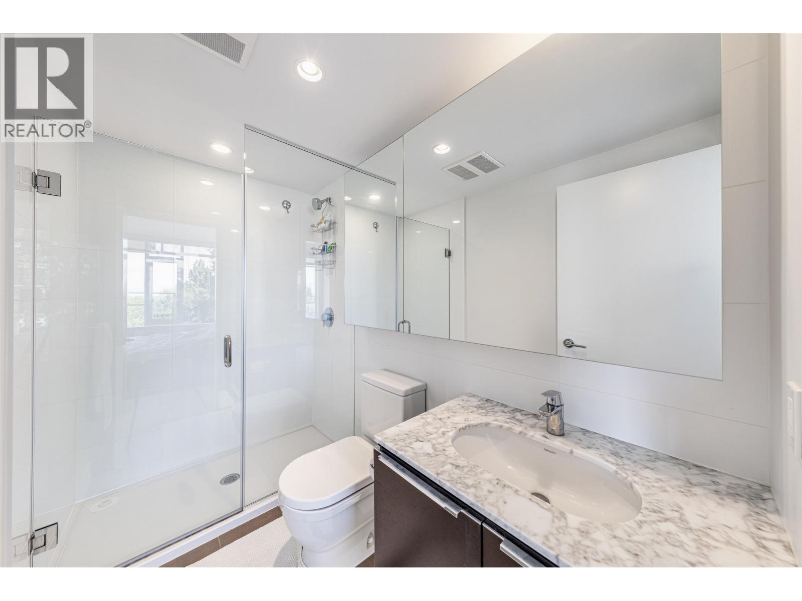 616 5233 Gilbert Road Property Photo 13