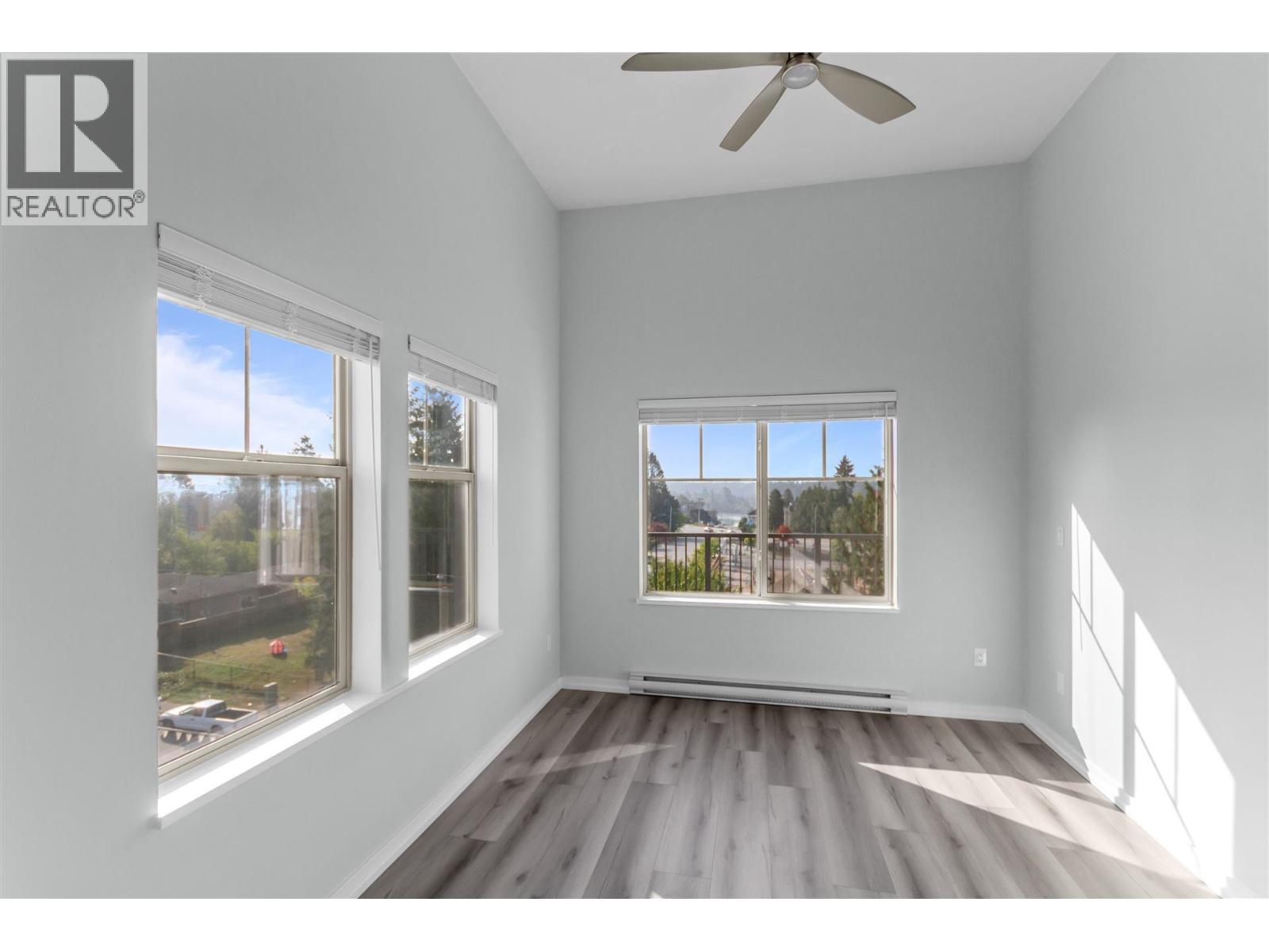 406 22290 North Avenue Property Photo 17