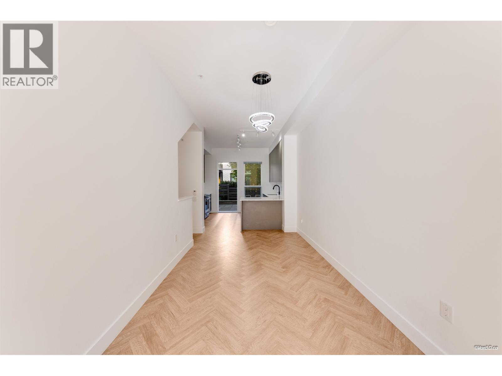 2 9739 University Crescent Property Photo 15