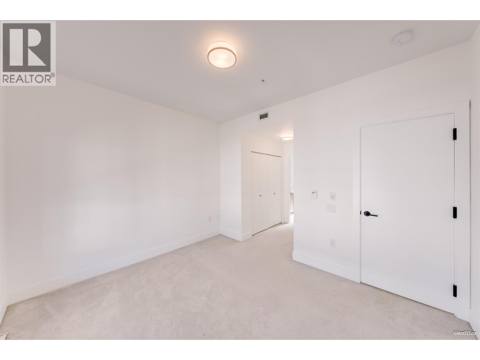 2 9739 University Crescent Property Photo 27