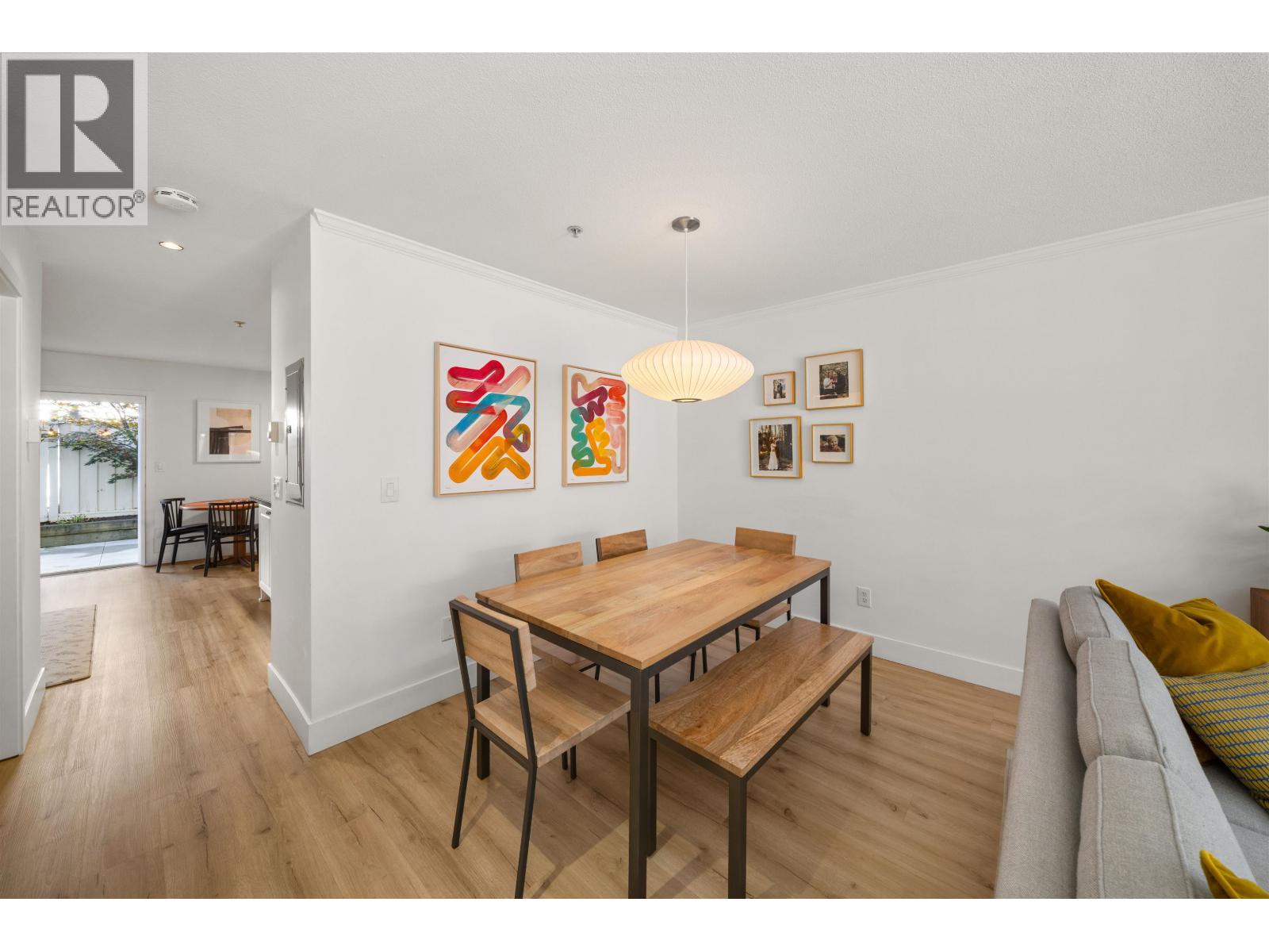 18 222 E 5th Street Property Photo 9