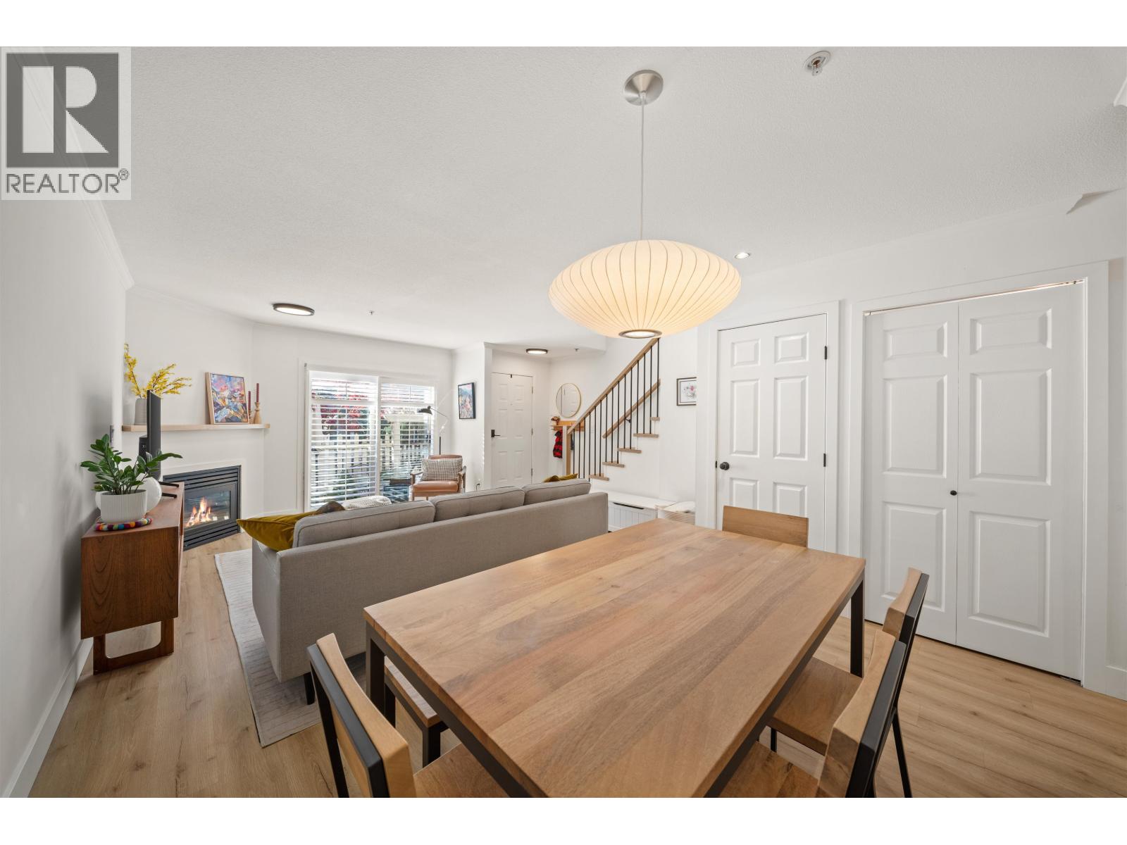 18 222 E 5th Street Property Photo 10