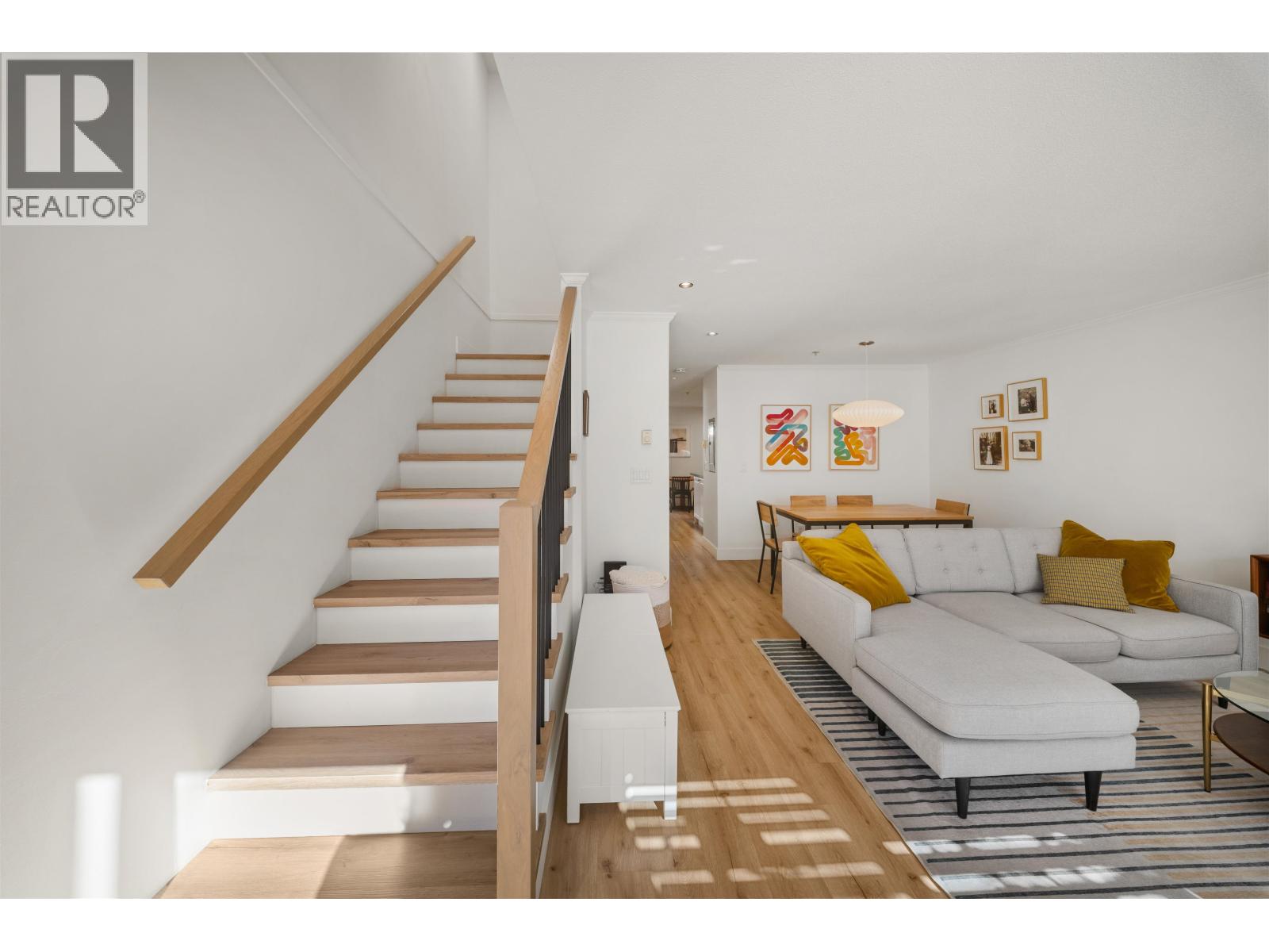 18 222 E 5th Street Property Photo 16
