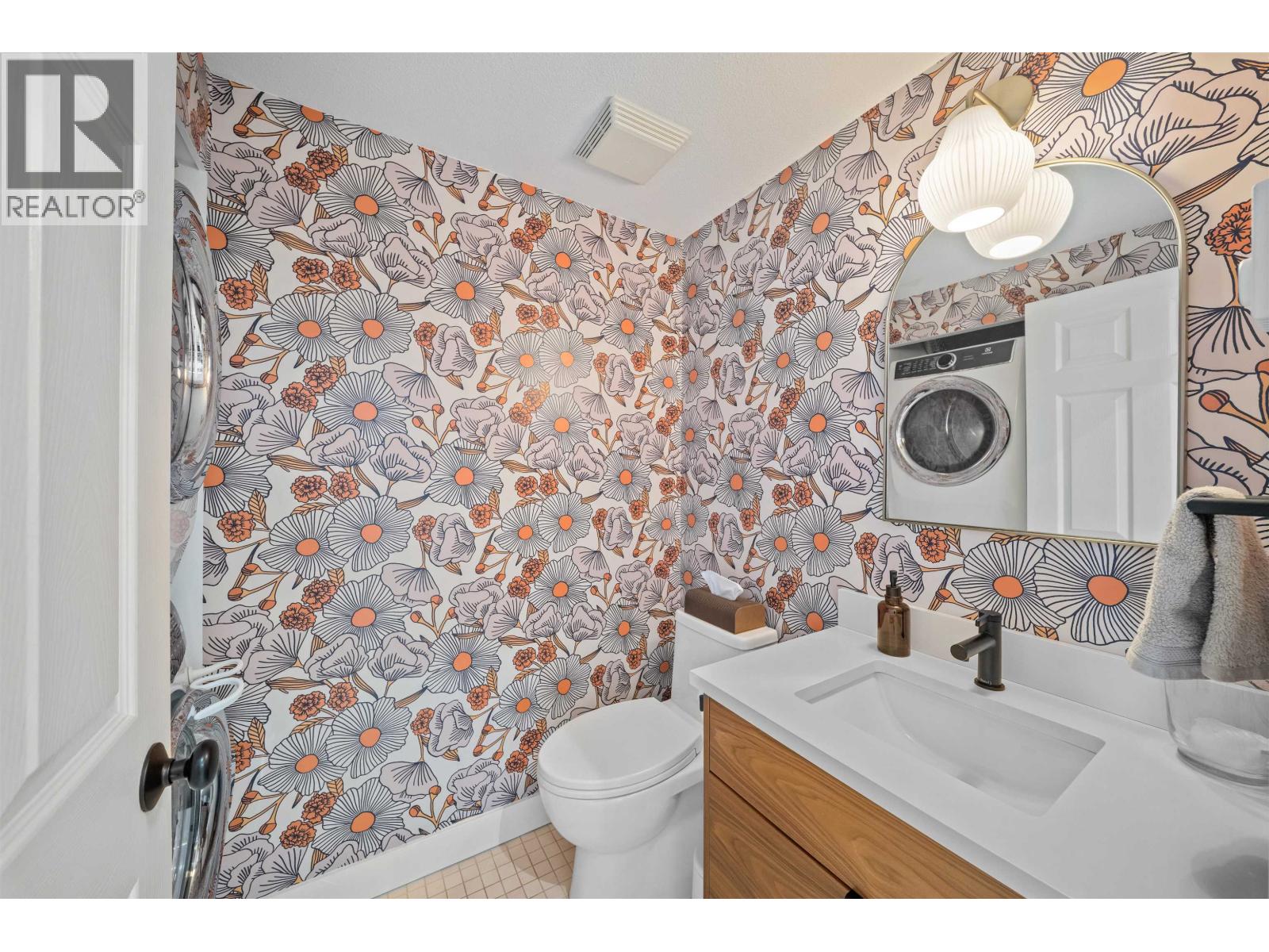 18 222 E 5th Street Property Photo 17