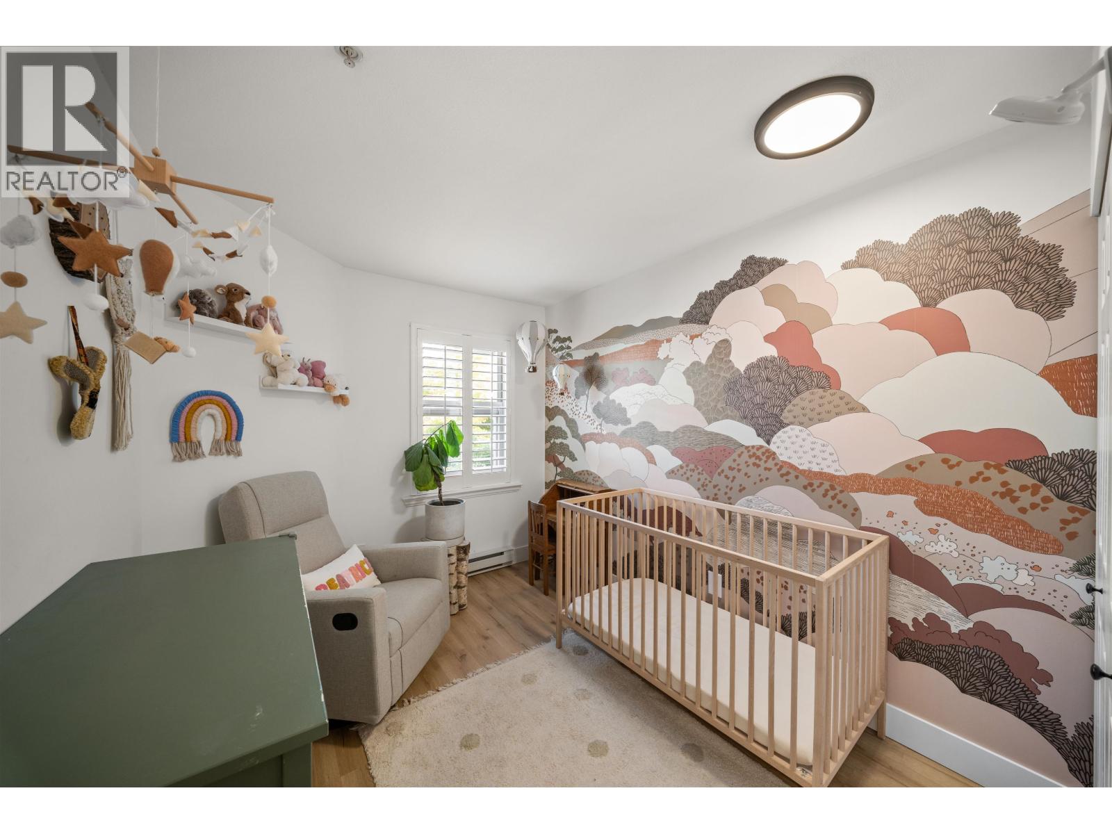 18 222 E 5th Street Property Photo 27