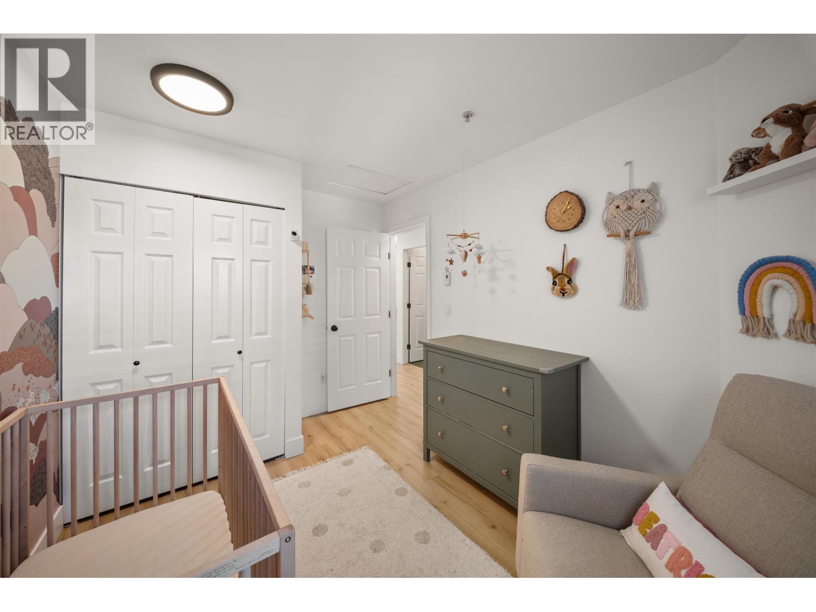 18 222 E 5th Street Property Photo 28