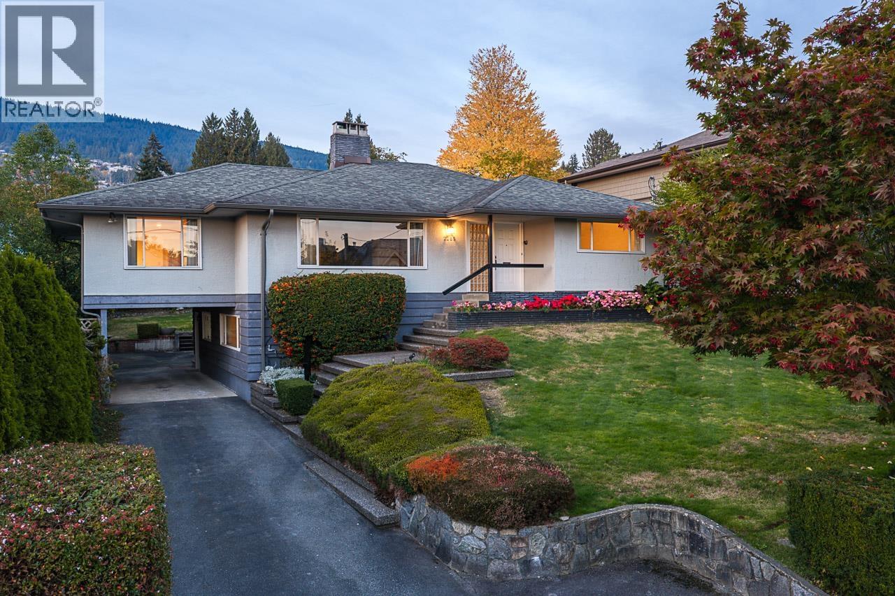 2265 Inglewood Avenue Property Photo 3