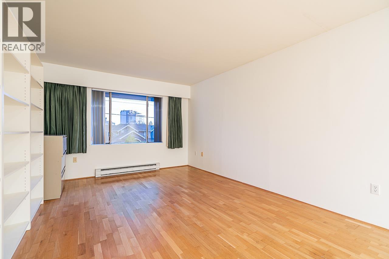 2265 Inglewood Avenue Property Photo 10