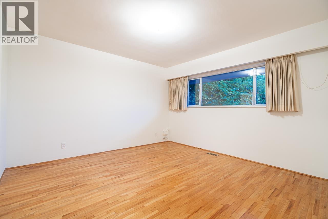 2265 Inglewood Avenue Property Photo 12