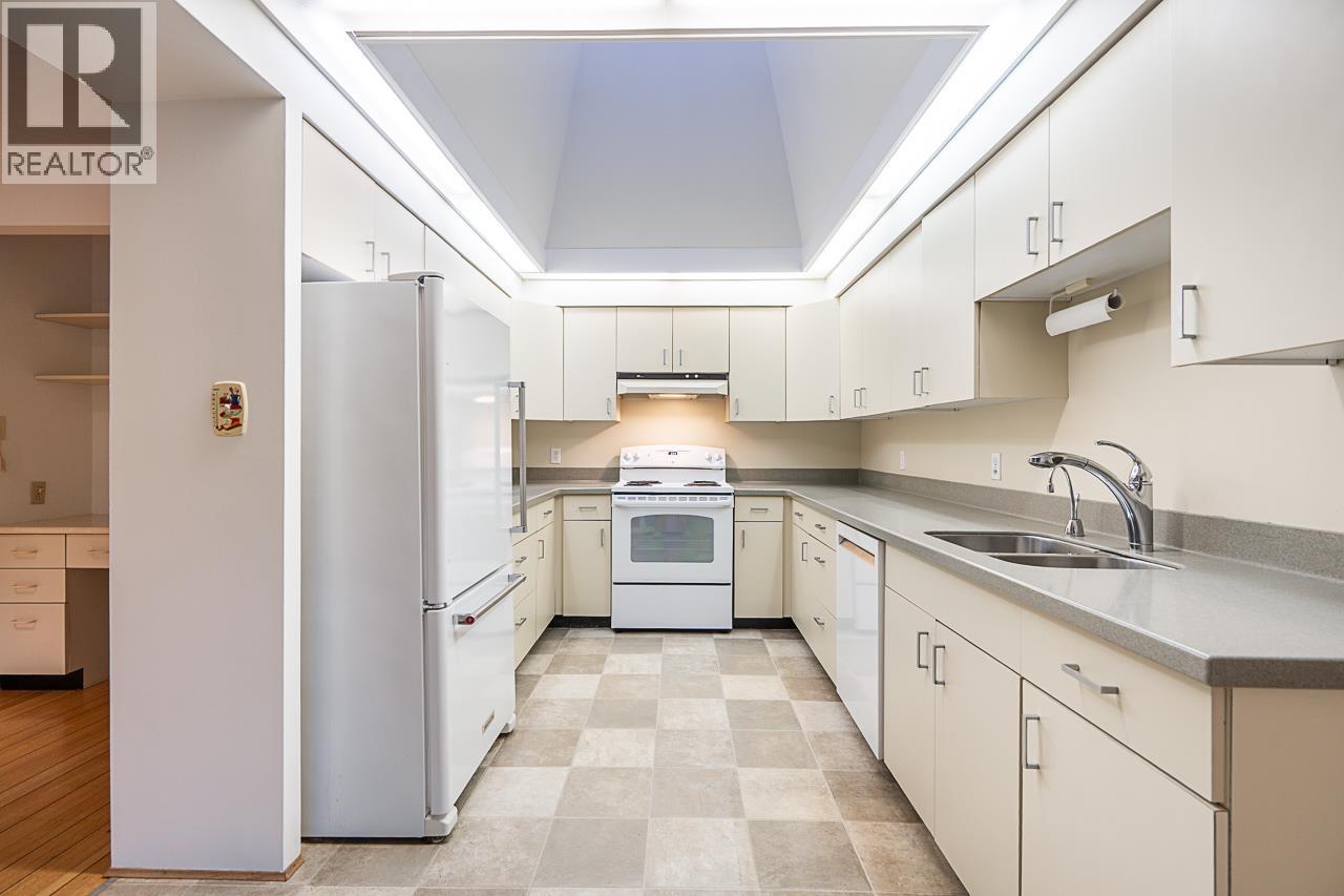 2265 Inglewood Avenue Property Photo 18