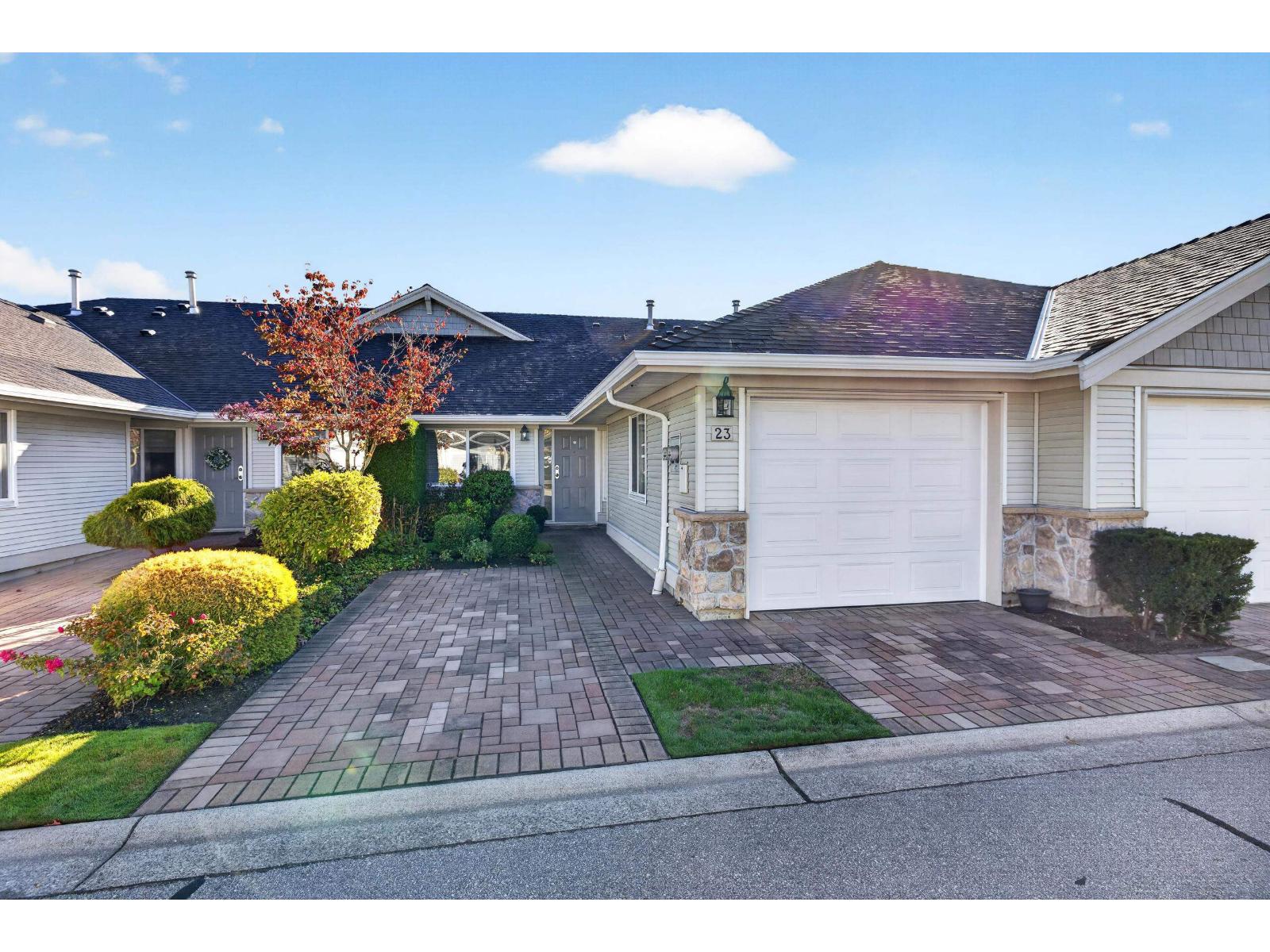 23 17516 4 Avenue Property Photo 3