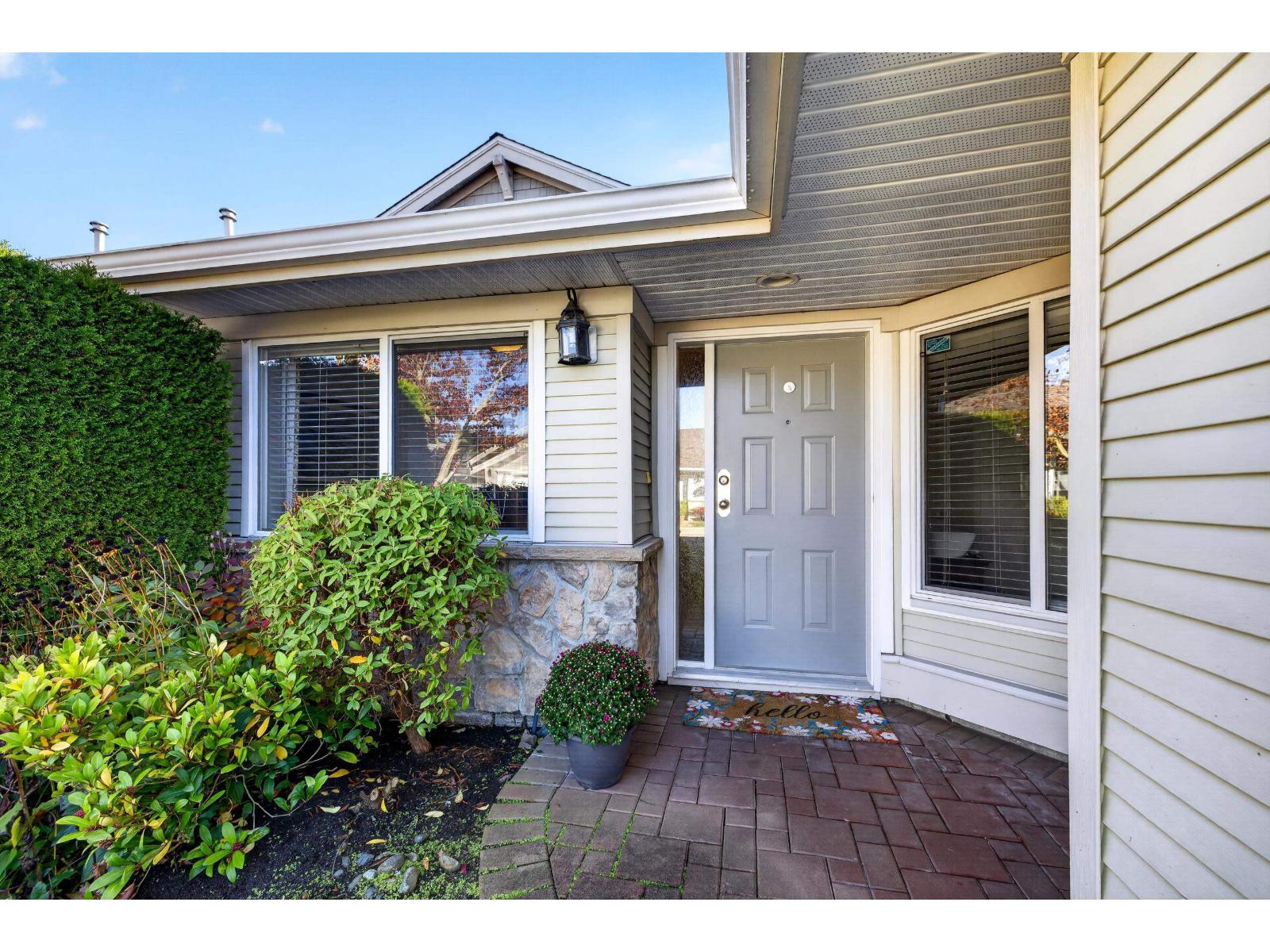 23 17516 4 Avenue Property Photo 6