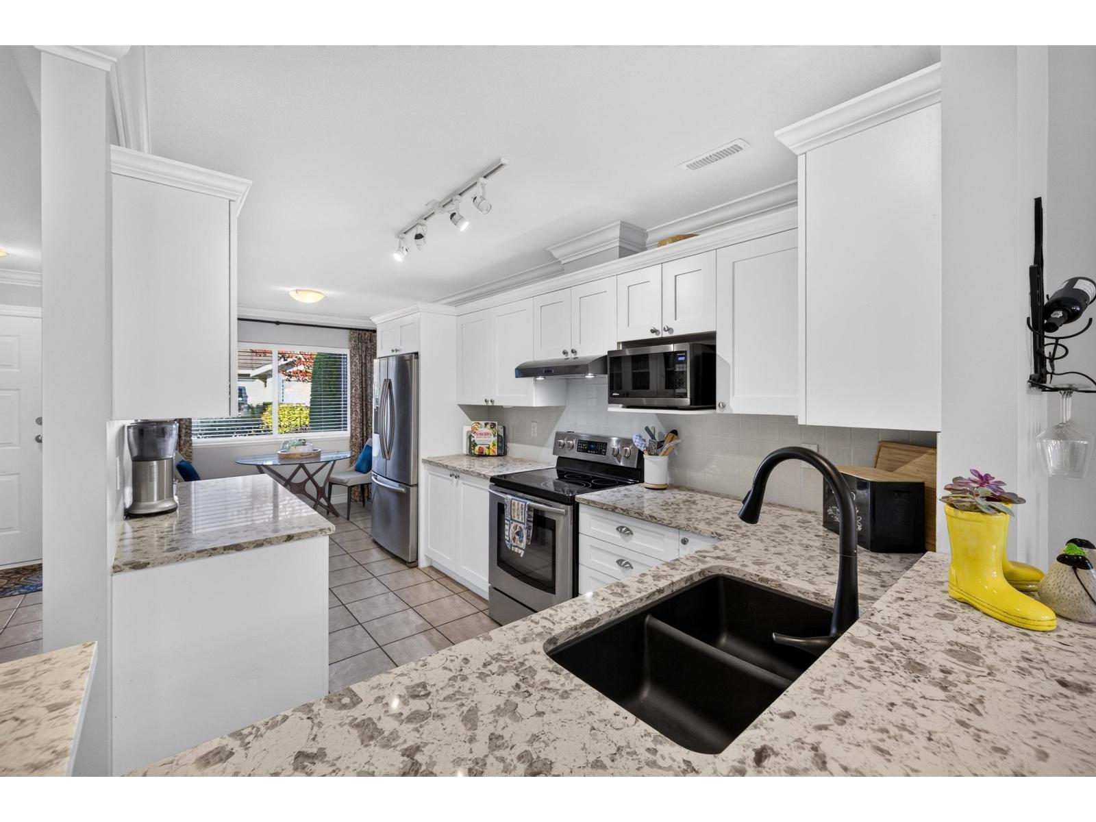 23 17516 4 Avenue Property Photo 26