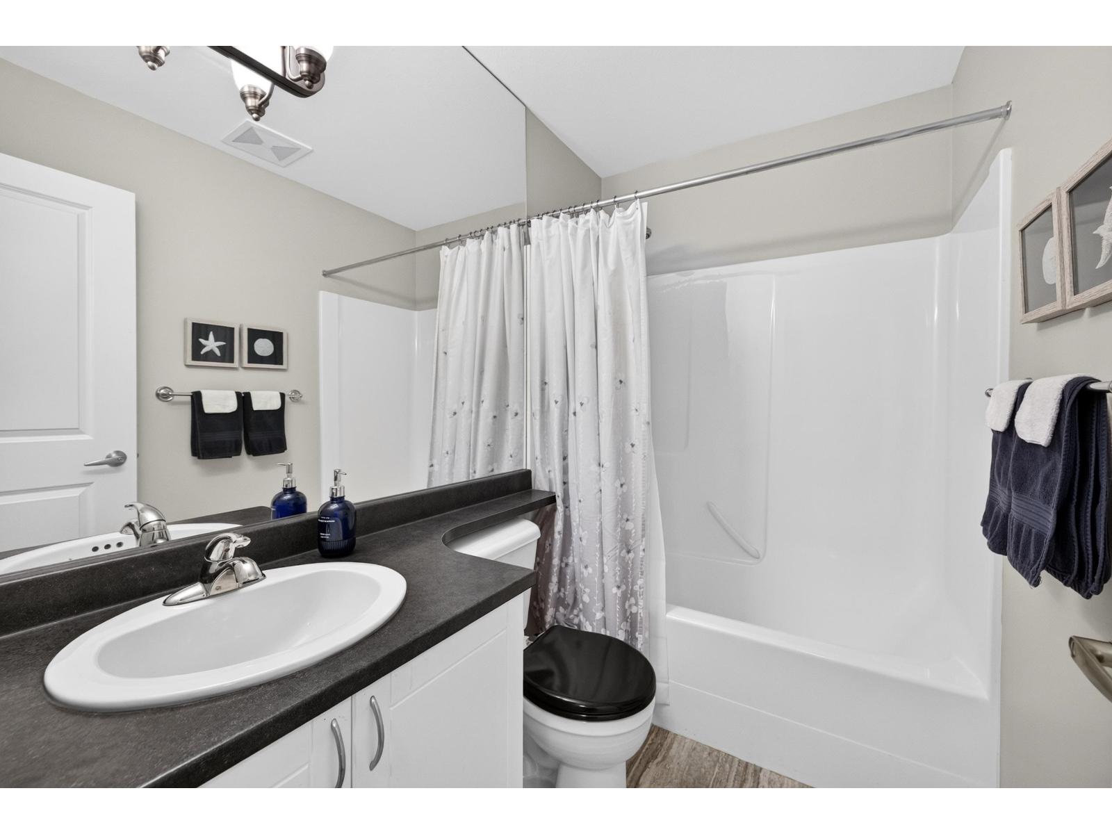 23 17516 4 Avenue Property Photo 34