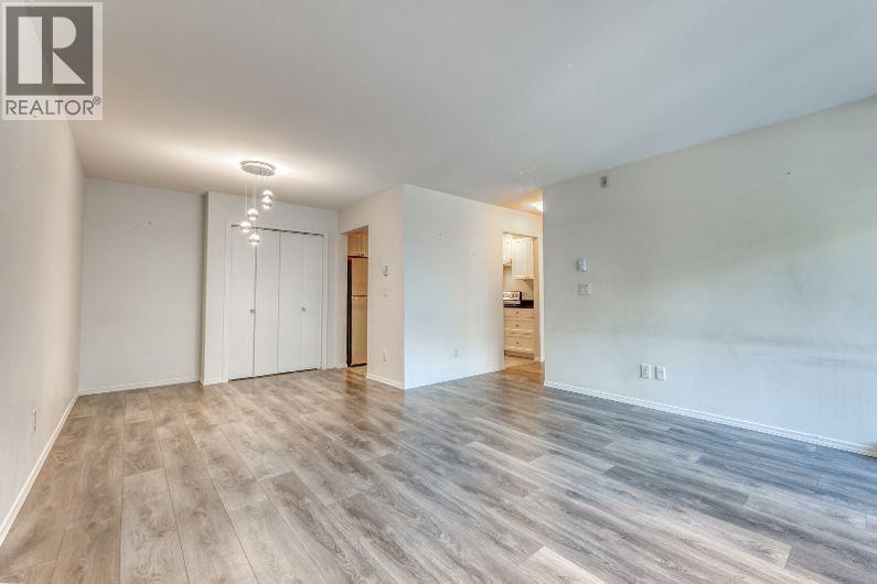 210 2915 Glen Drive Property Photo 3