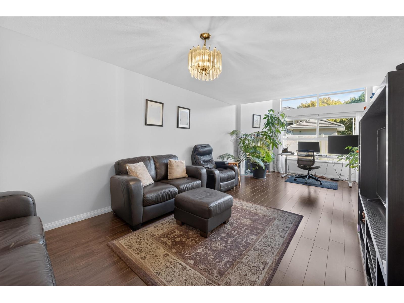 15 7250 122 Street Property Photo 5