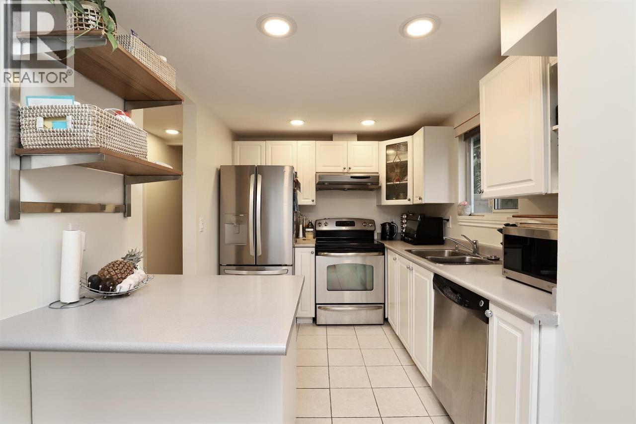 16 21409 Dewdney Trunk Road Property Photo 2